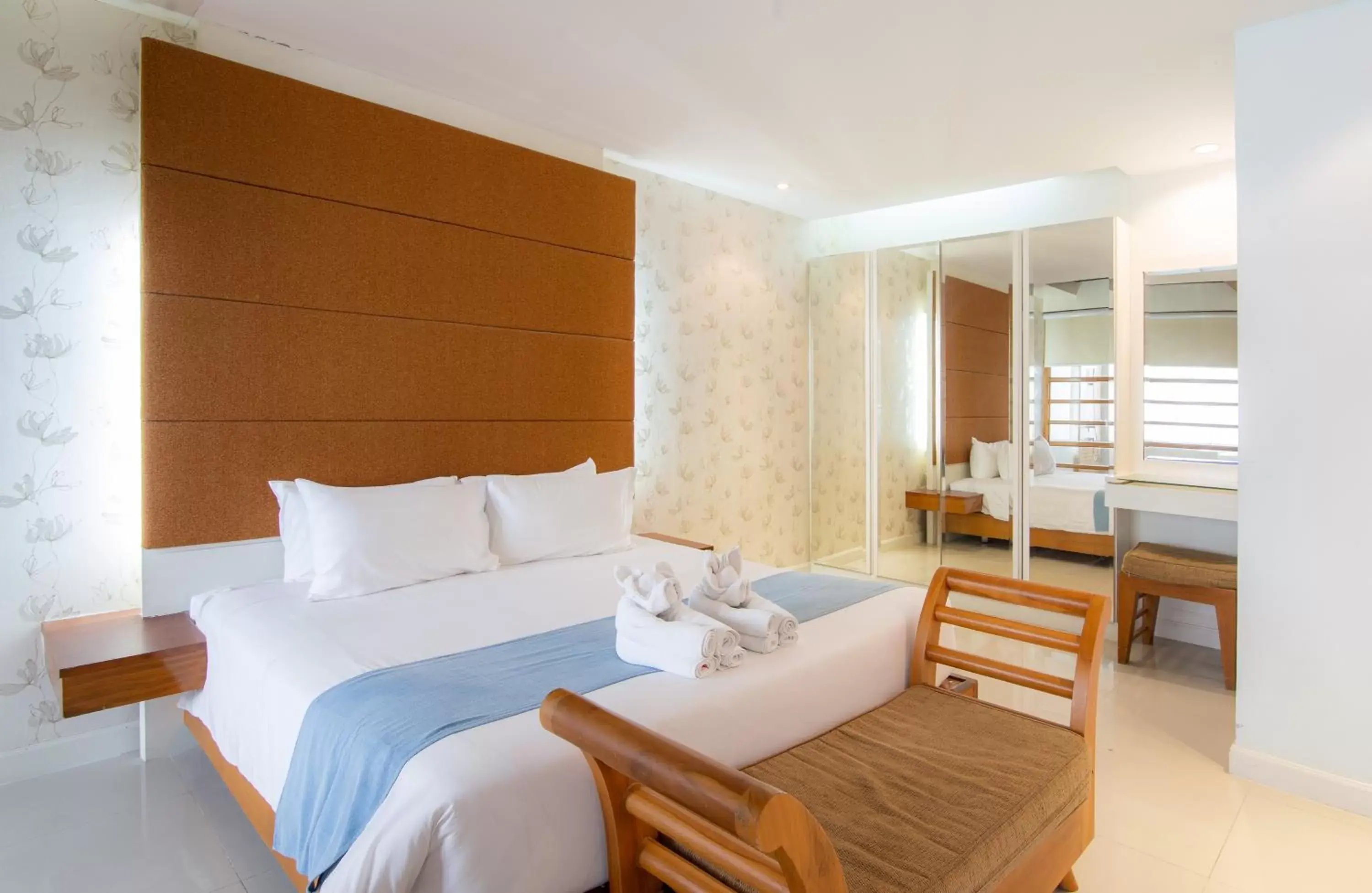 Two-Bedroom Suite Sea View in Royal Beach View Two-Bedroom Suite Sea View in Royal Beach View