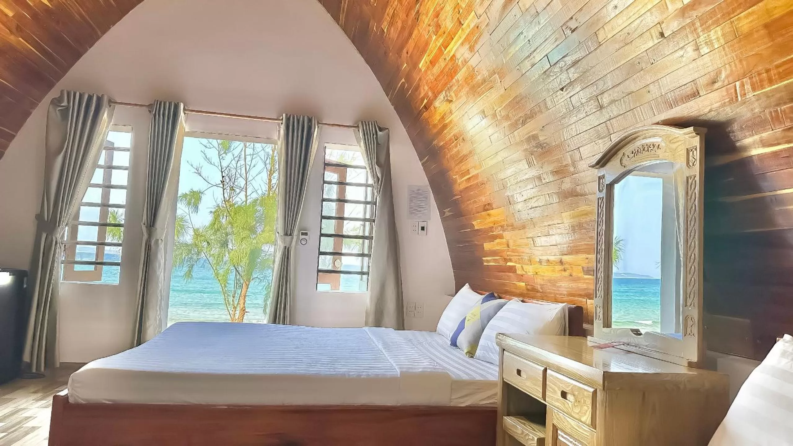 Bed in Hoa Loi resort, Song Cau-Phu Yen