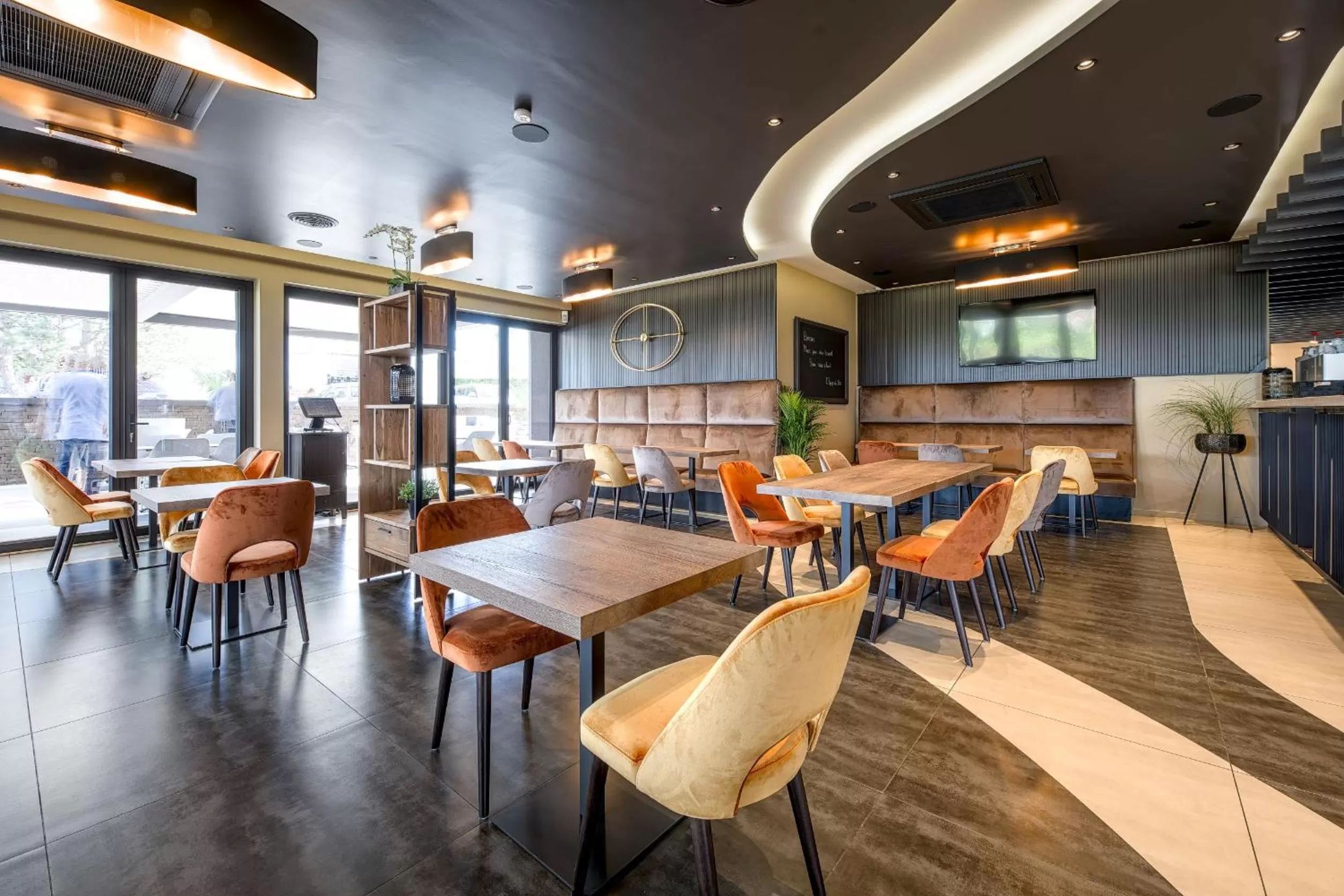 Restaurant/places to eat in Hotel Le 830 Namur