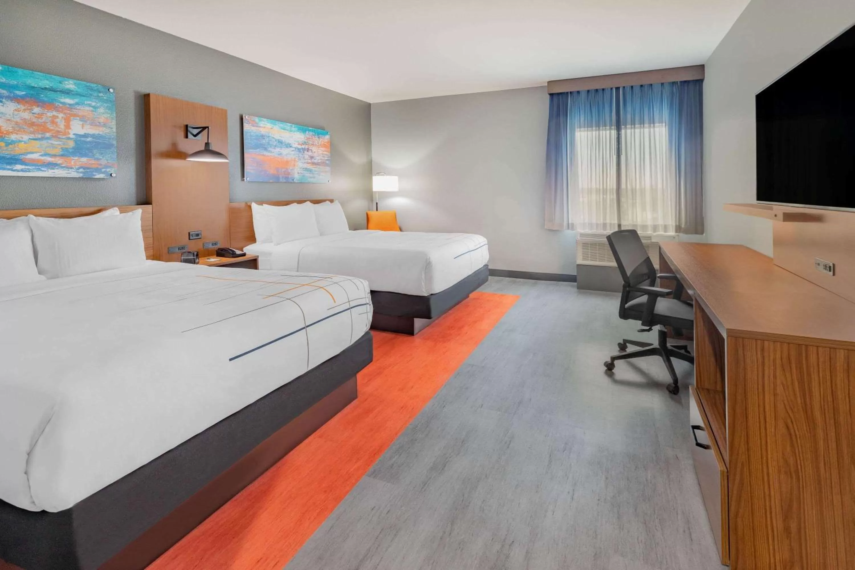 Photo of the whole room, Bed in La Quinta Inn & Suites by Wyndham Fort Stockton Northeast