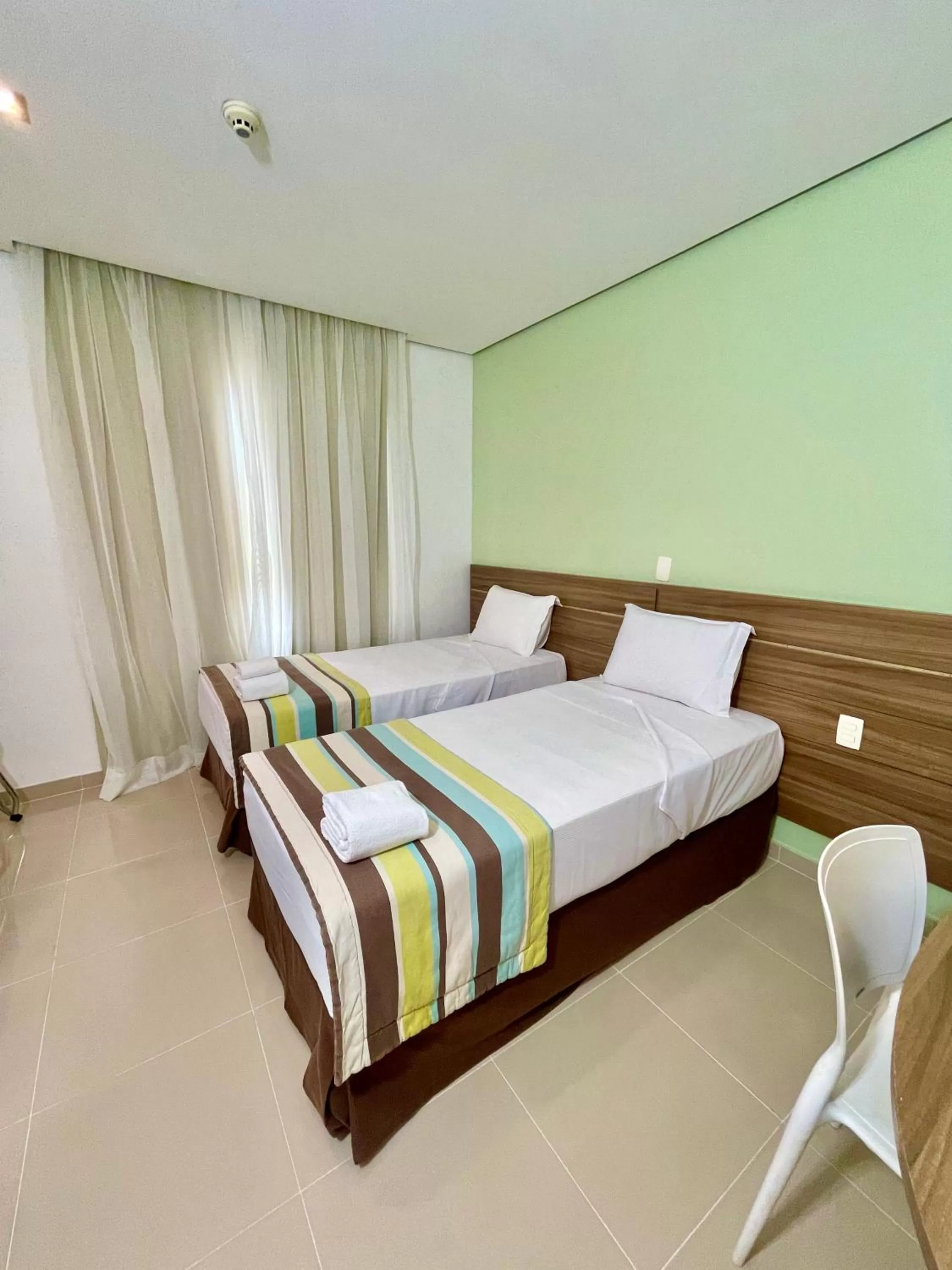 Bedroom, Bed in Express Vieiralves