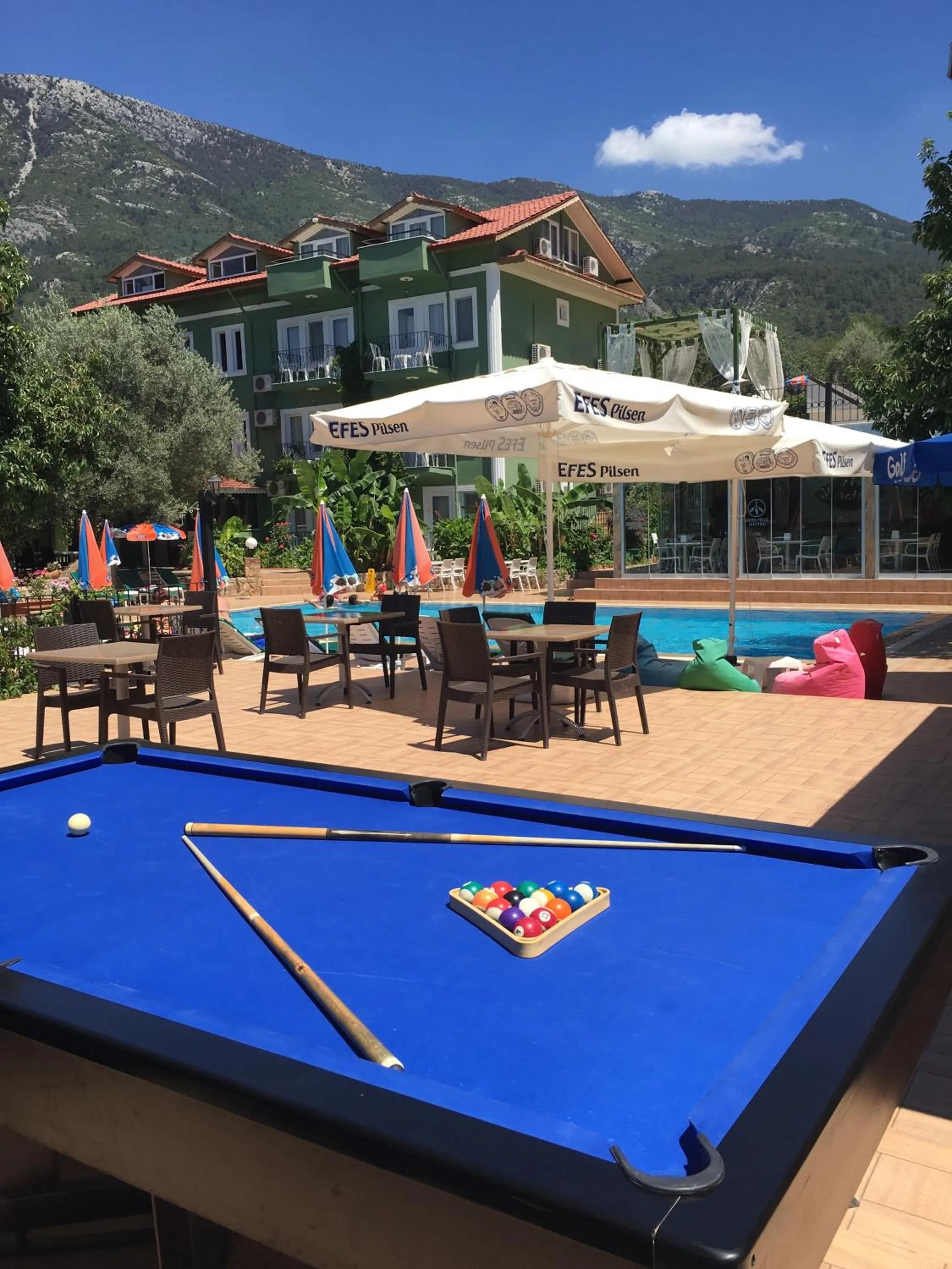 Billiard in Green Peace Hotel