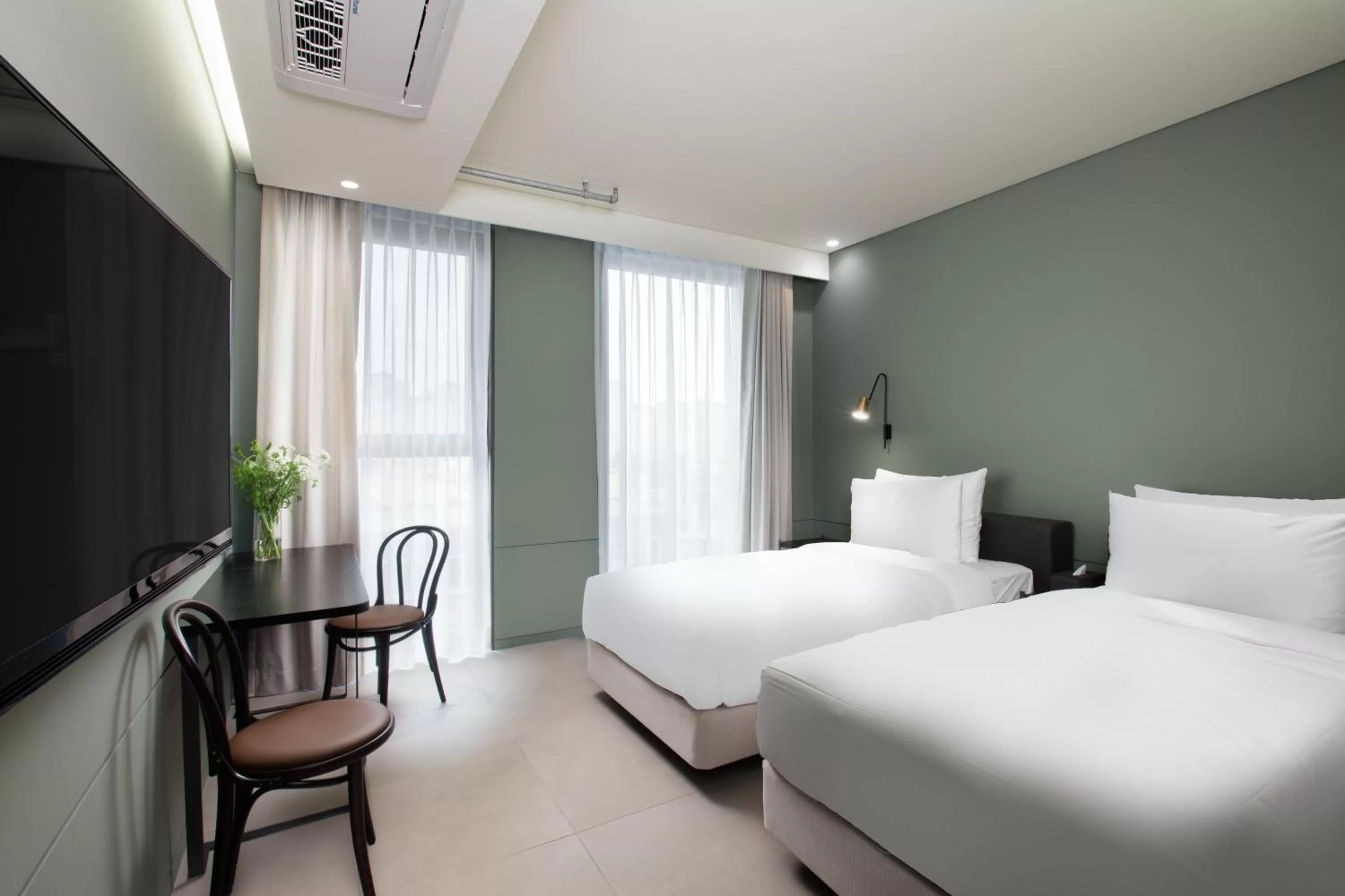 Photo of the whole room, Bed in Park Marine Hotel