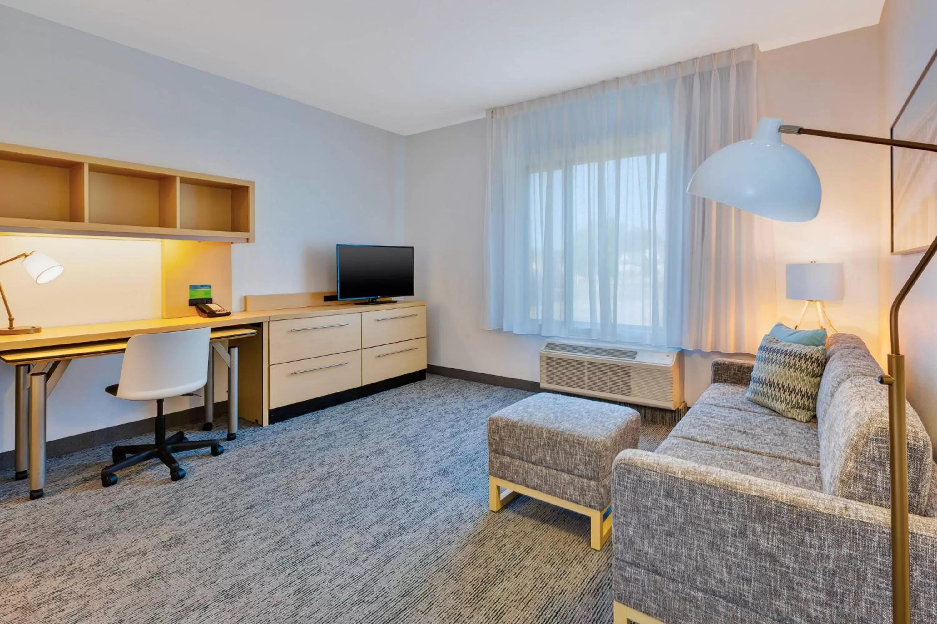 Living room in TownePlace Suites by Marriott Nashville Airport