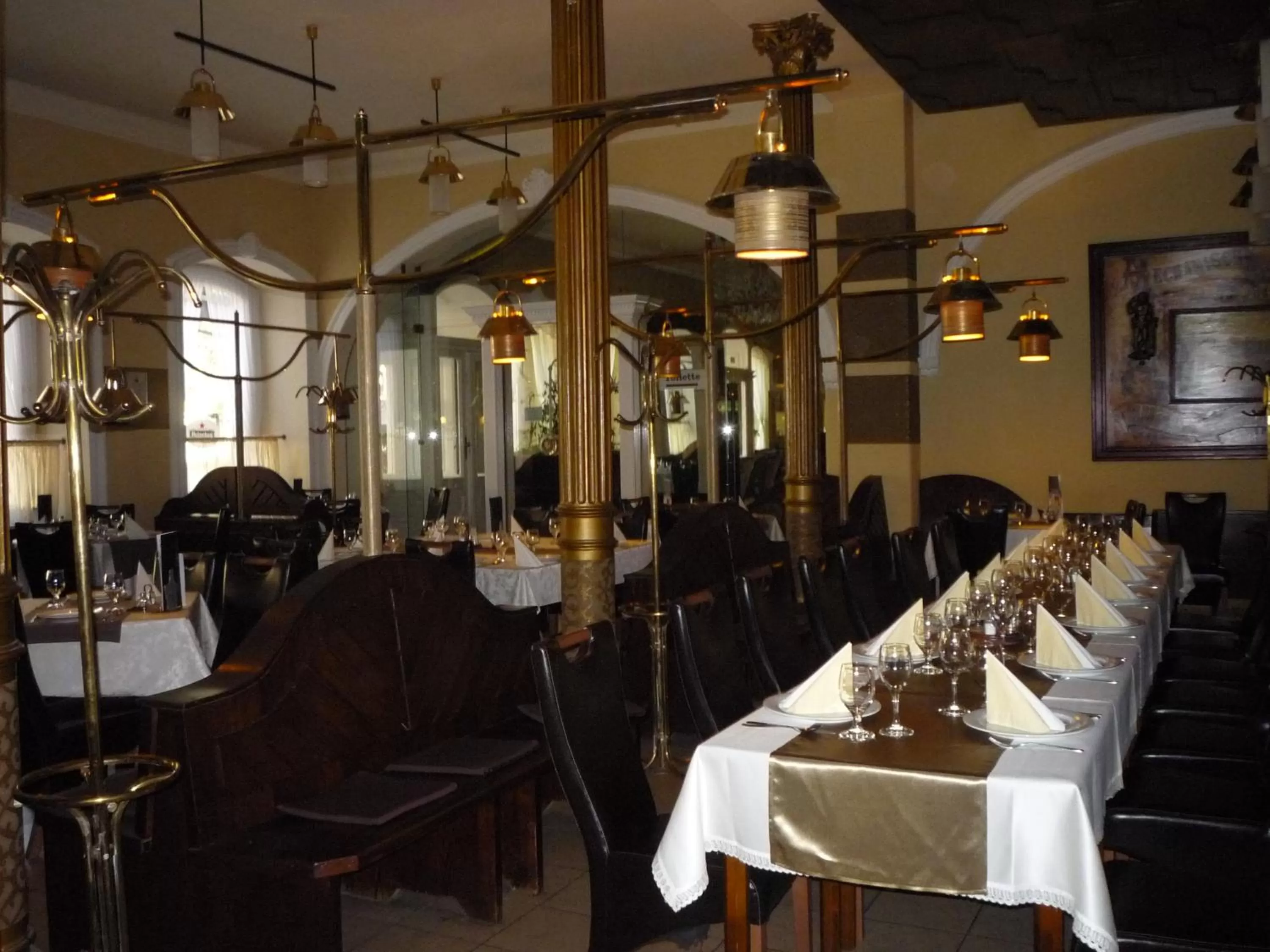Restaurant/places to eat in Fiume Hotel