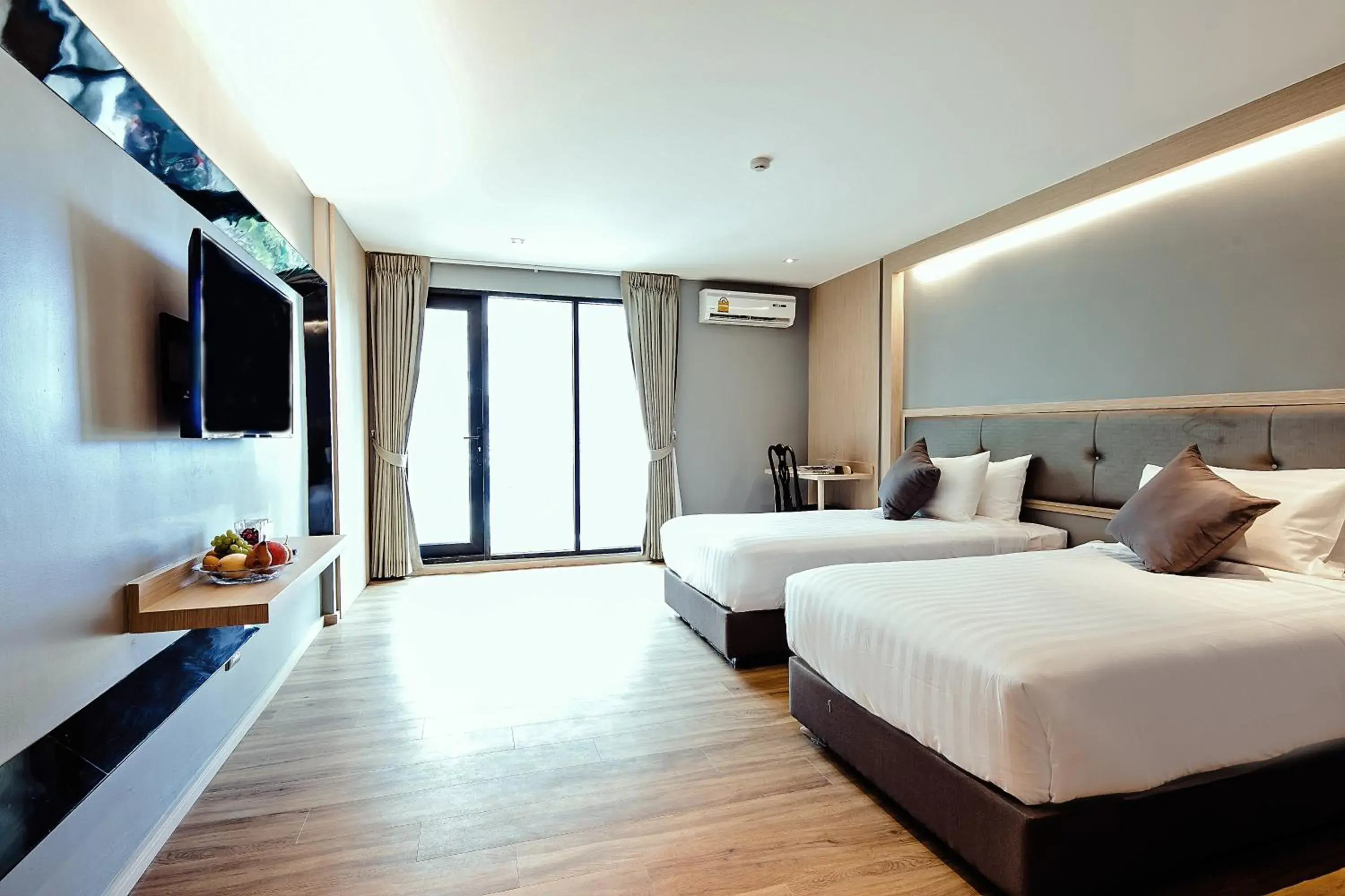 Superior Twin Room in Three Sukhumvit Hotel (SHA Extra Plus) Superior Twin Room in Three Sukhumvit Hotel (SHA Extra Plus)