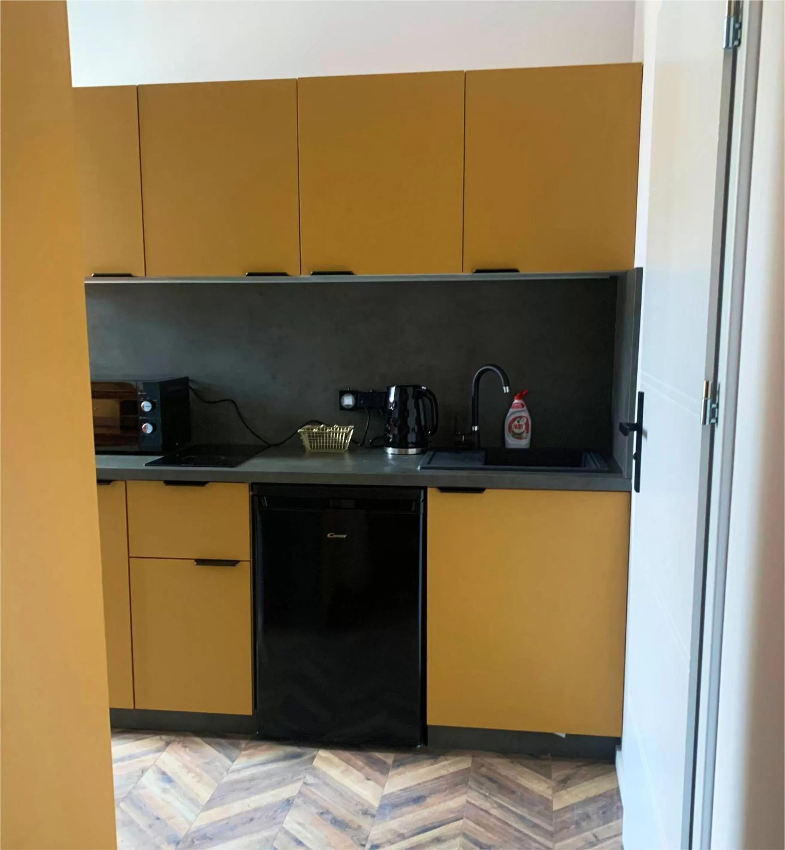 Coffee/tea facilities in Apartamenty Piotrkowska 28 by Good Time