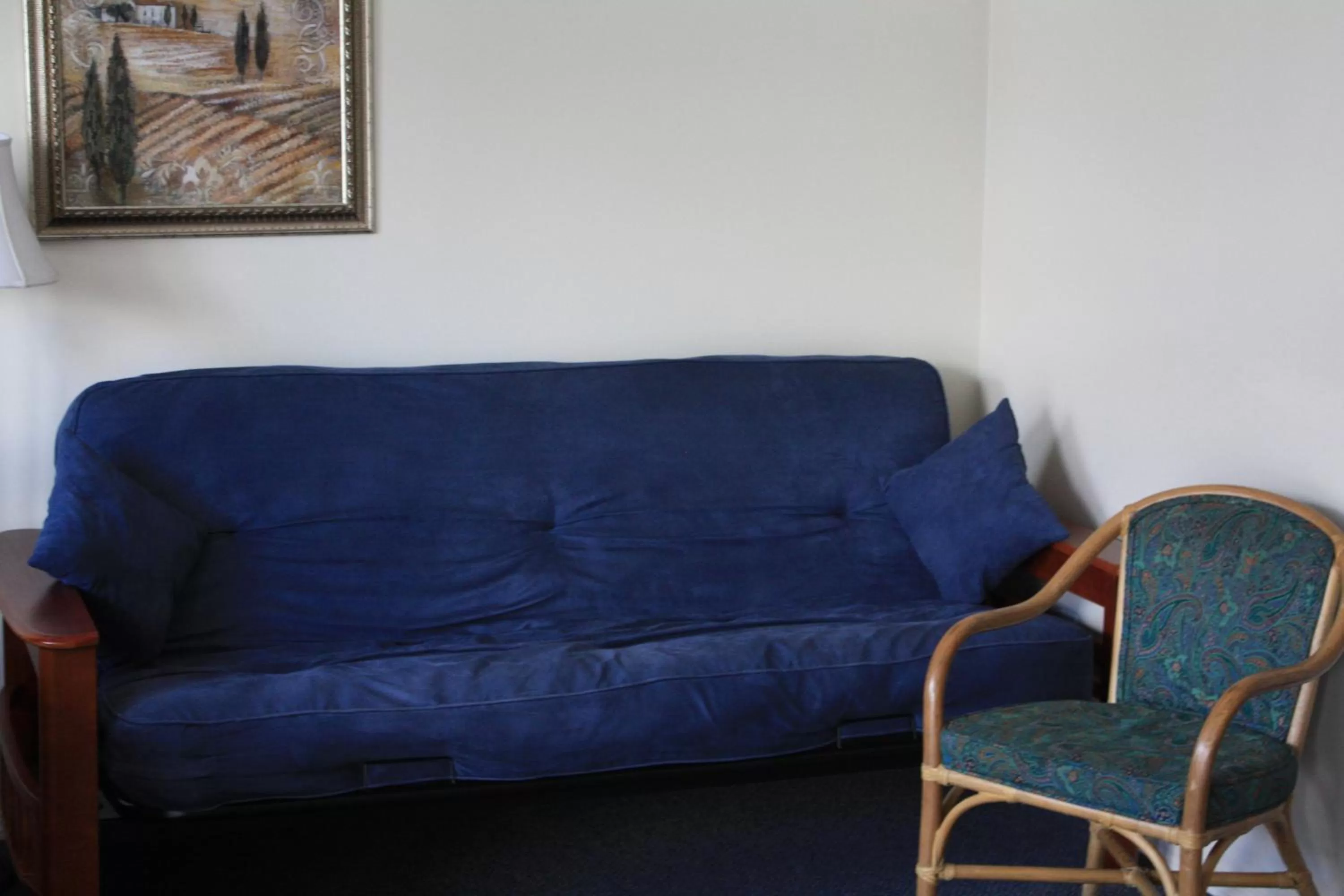 Living room, Seating Area in Sunny Beach Motel