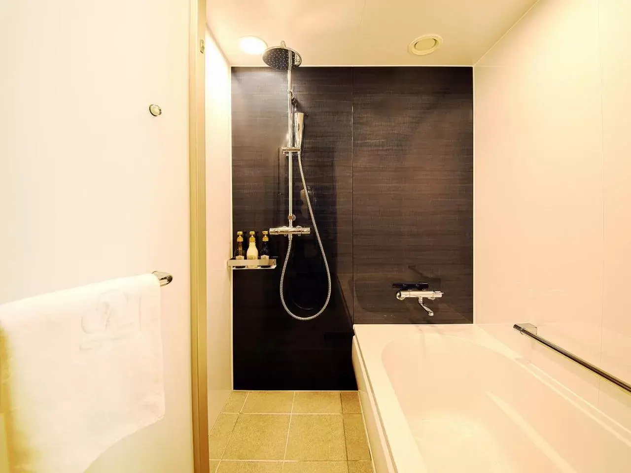 Top Floor (36th FL) Superior Twin Room with Club Lounge Access ( 3 adult ) in Nagoya Prince Hotel Sky Tower Top Floor (36th FL) Superior Twin Room with Club Lounge Access ( 3 adult ) in Nagoya Prince Hotel Sky Tower