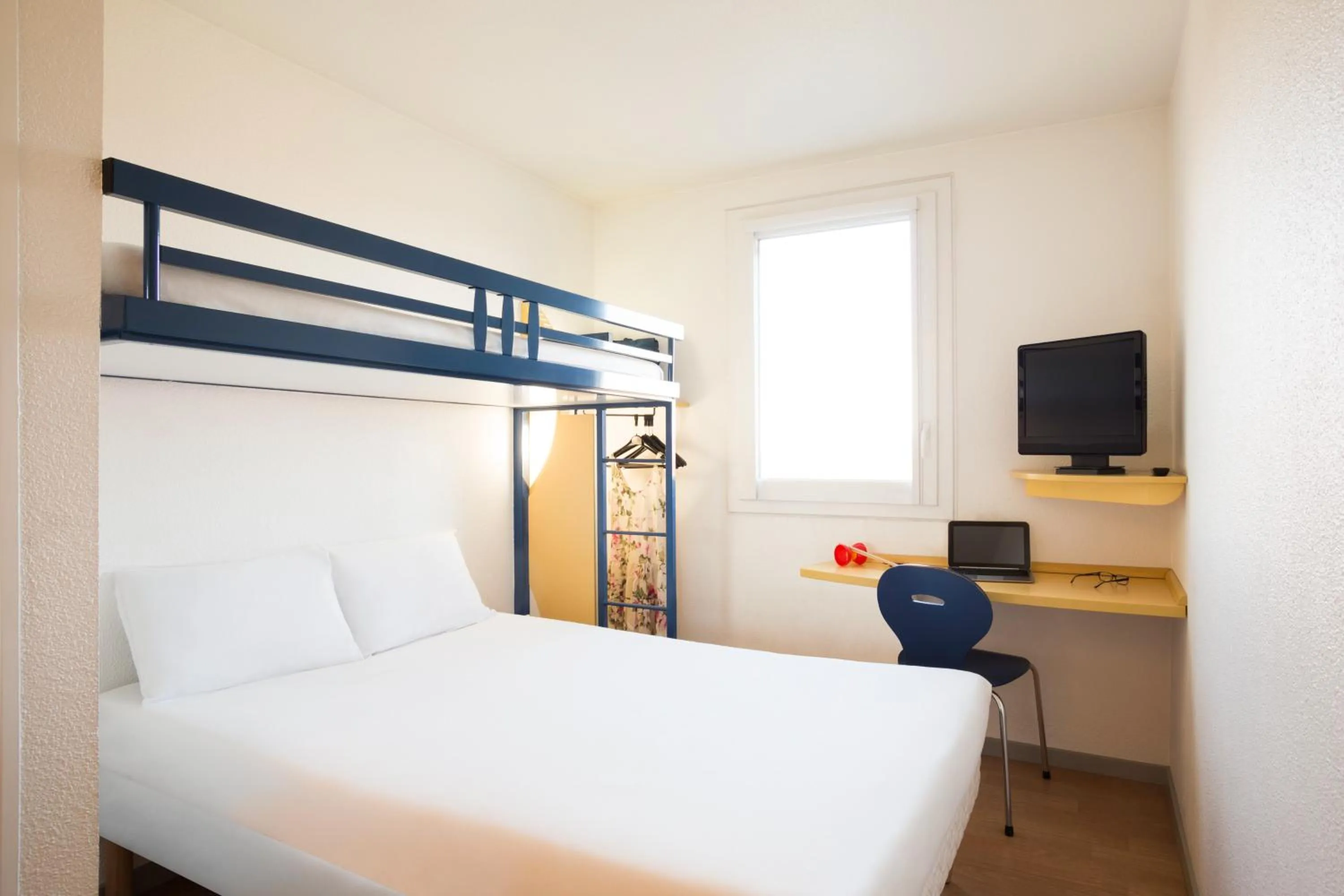 Bed in ibis budget Amboise