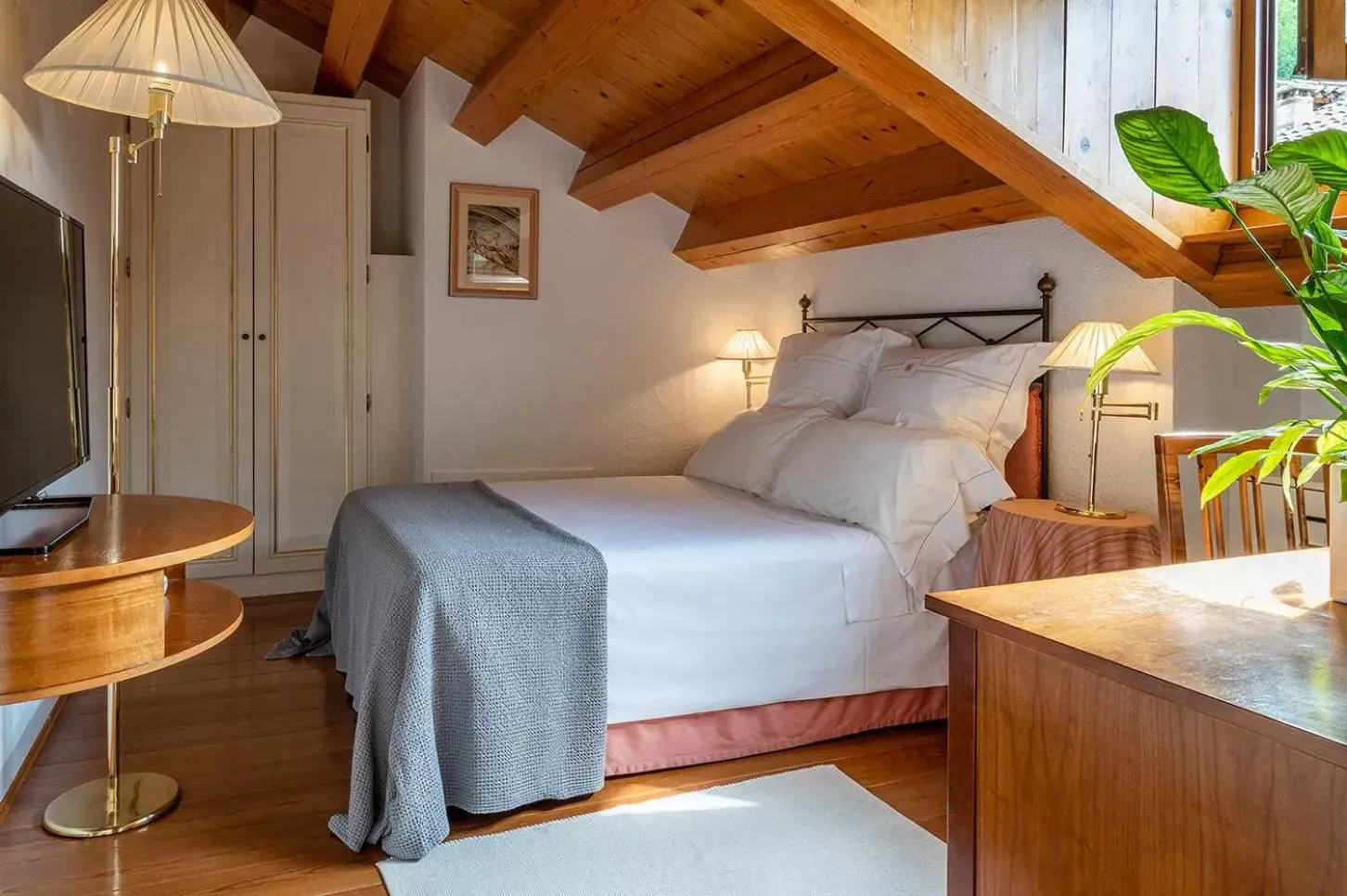 Small Double Room in Albergo Al Sole Small Double Room in Albergo Al Sole