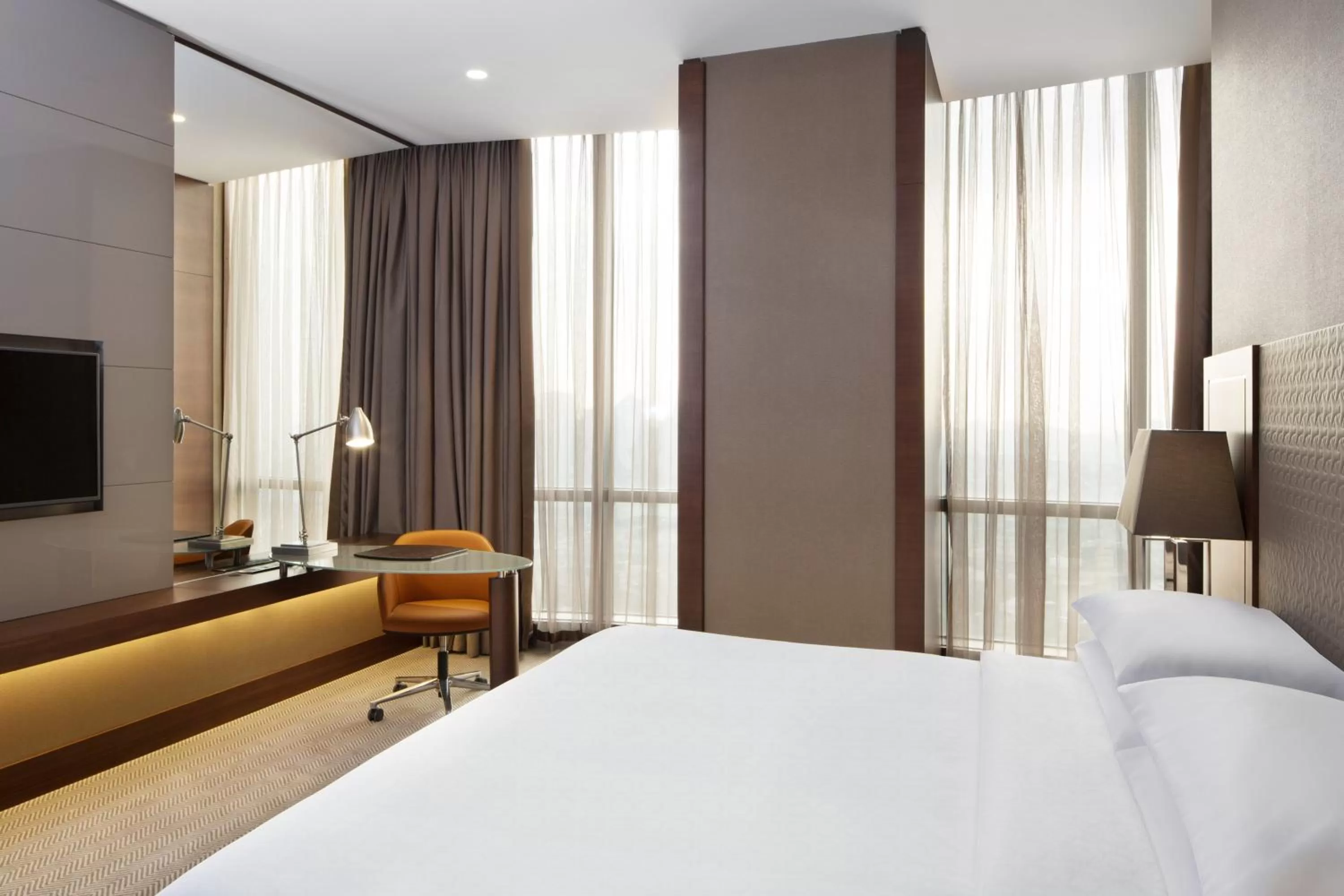 Bedroom, Bed in Sheraton Grand Istanbul Atasehir
