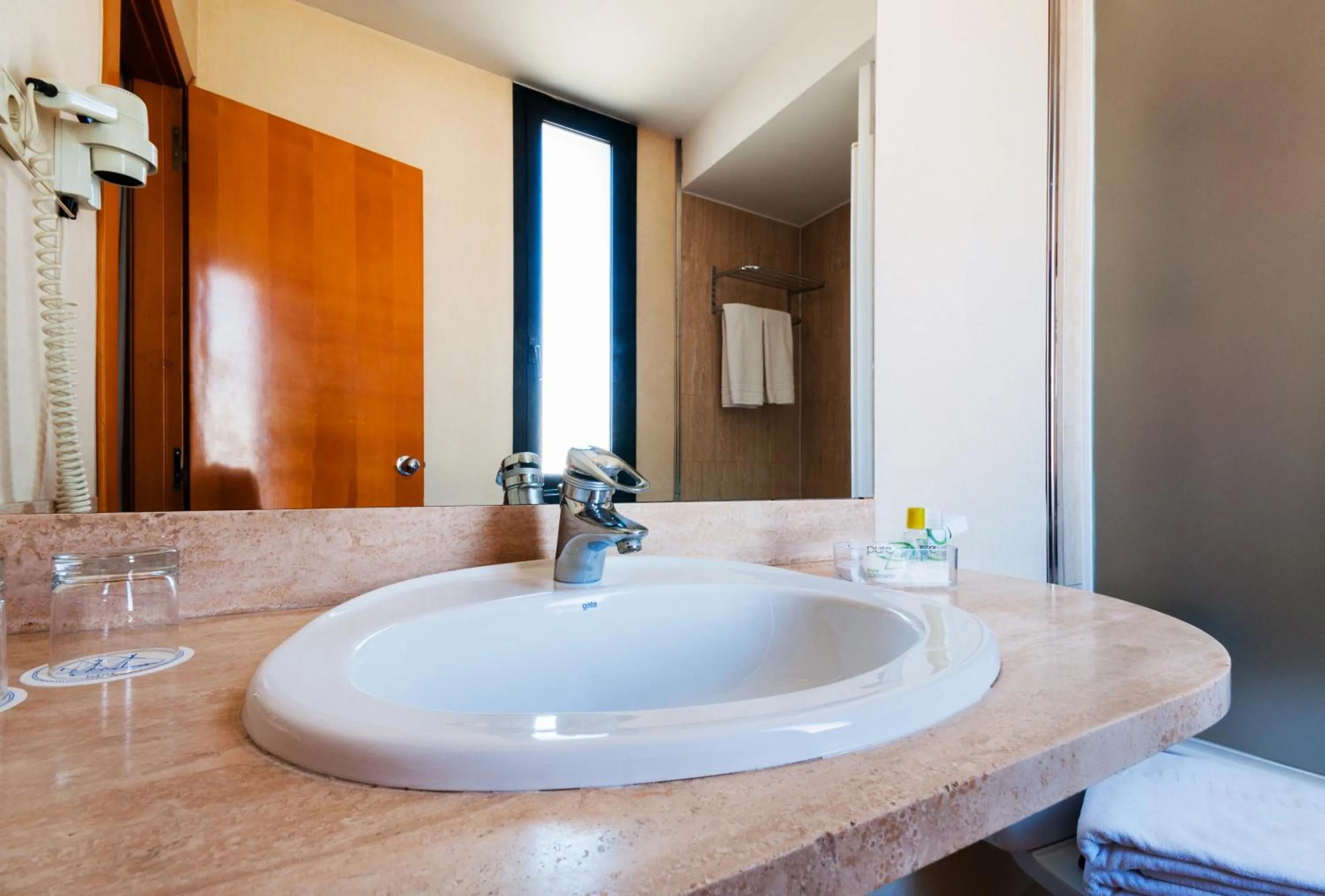 Bathroom in Hotel Villacarlos