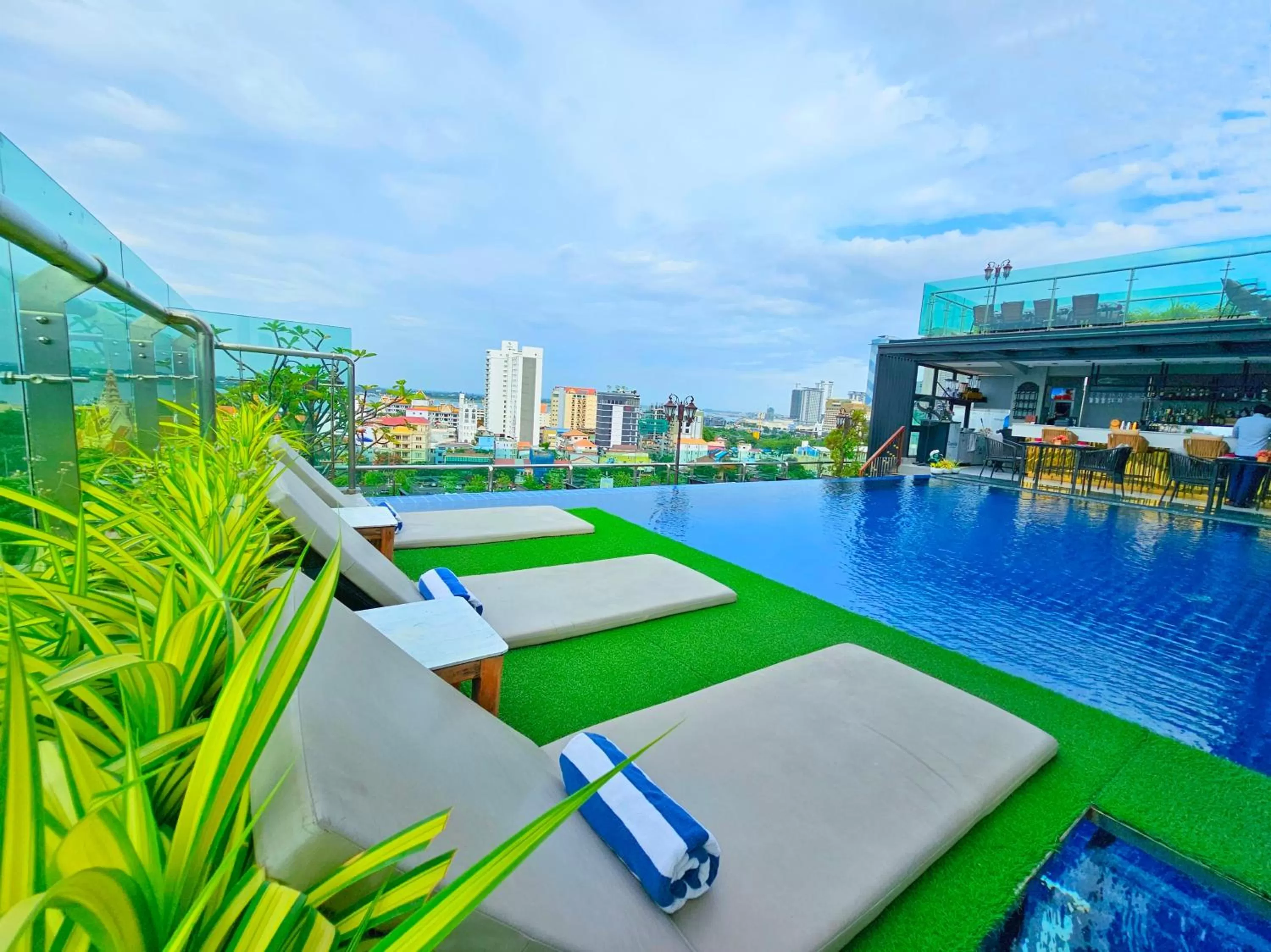 Swimming pool in Le Botum Hotel