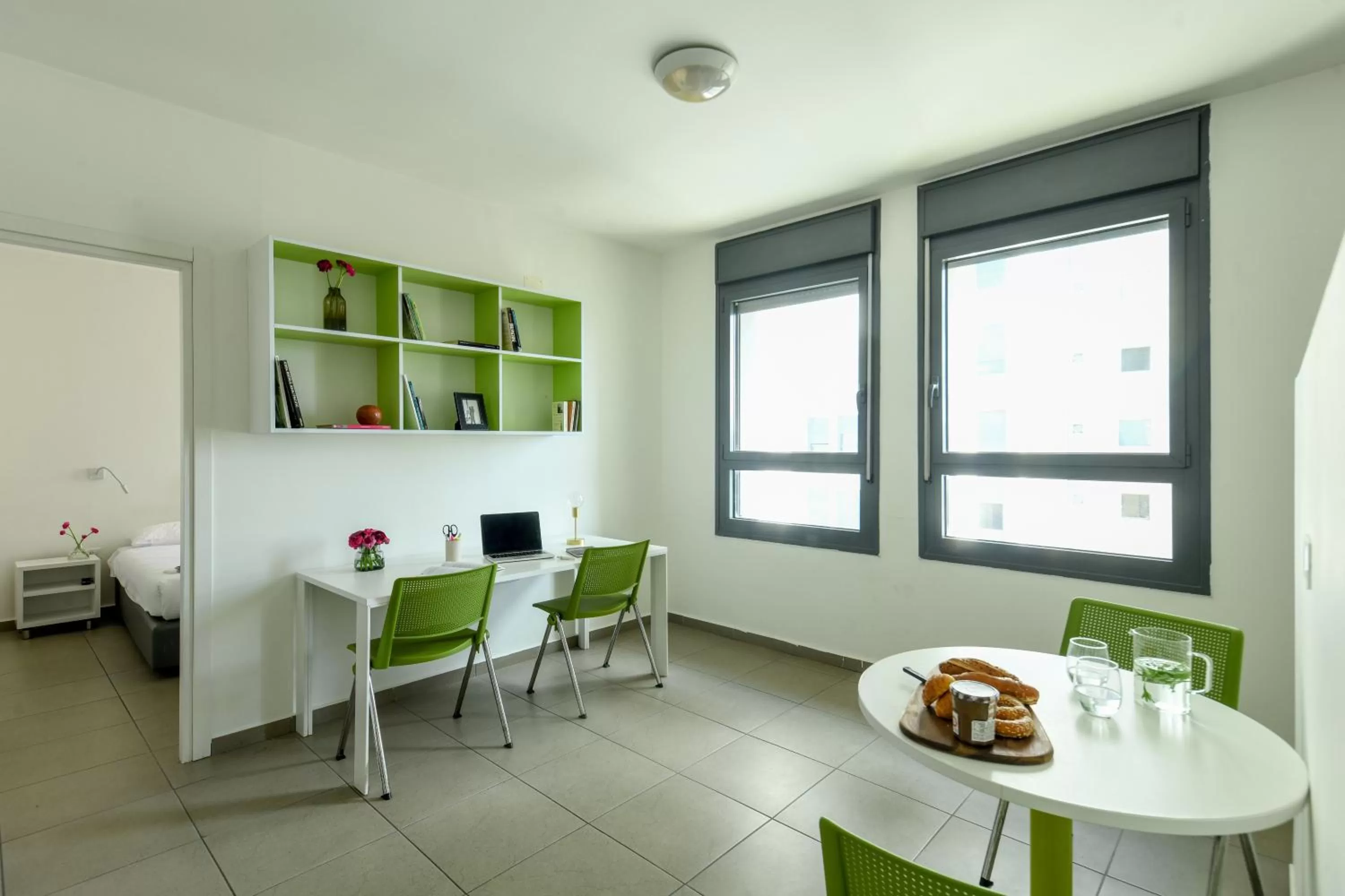 Kitchen or kitchenette in דירות גני תערוכה - TLV university apartments near Expo by Sea N' Rent