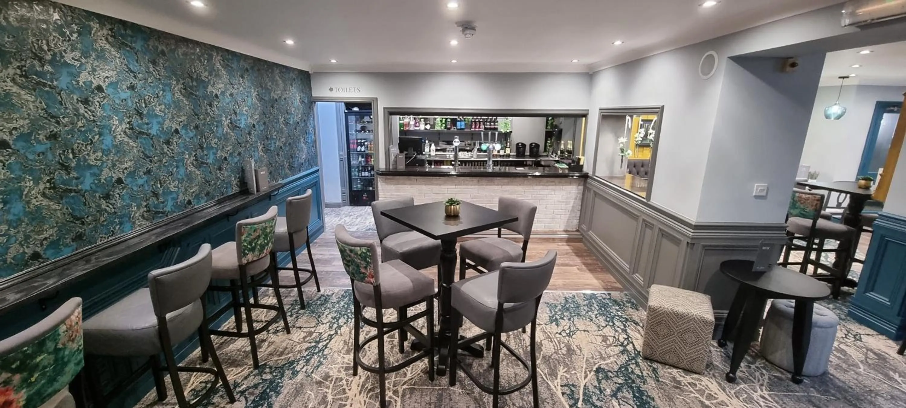 Lounge or bar in Birch Hotel