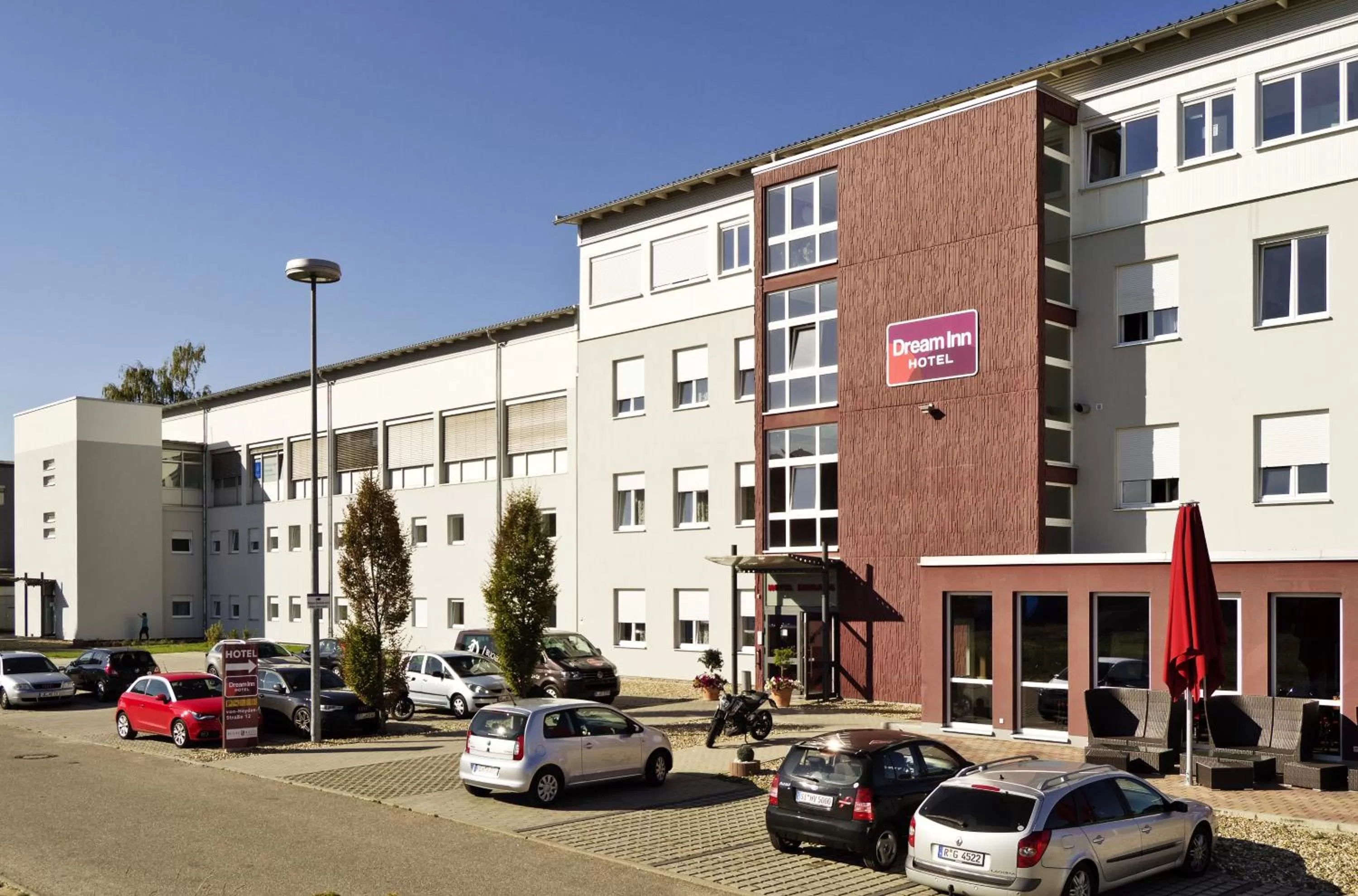 Facade/entrance in Dream Inn Hotel Regensburg Ost