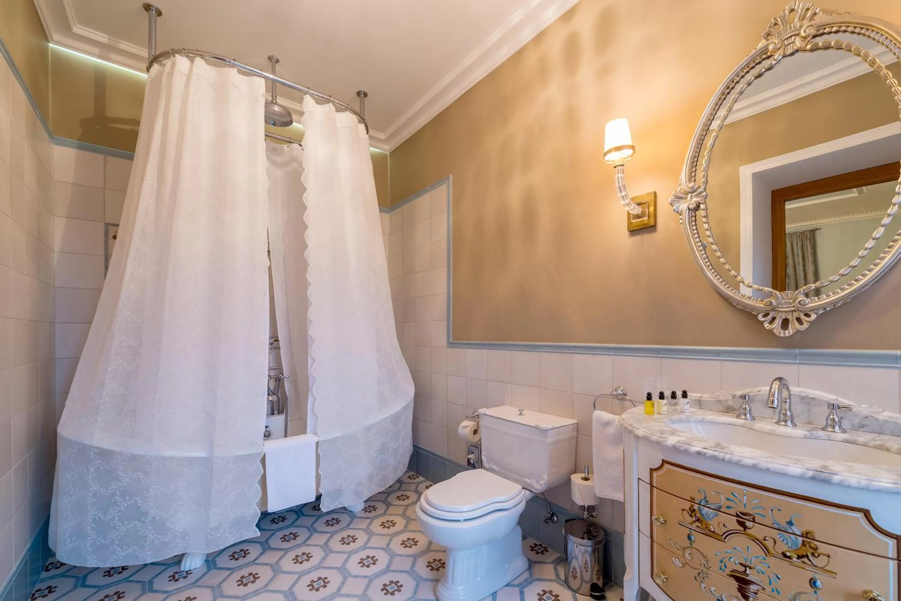 Shower in Schloss Fall, Keila-Joa