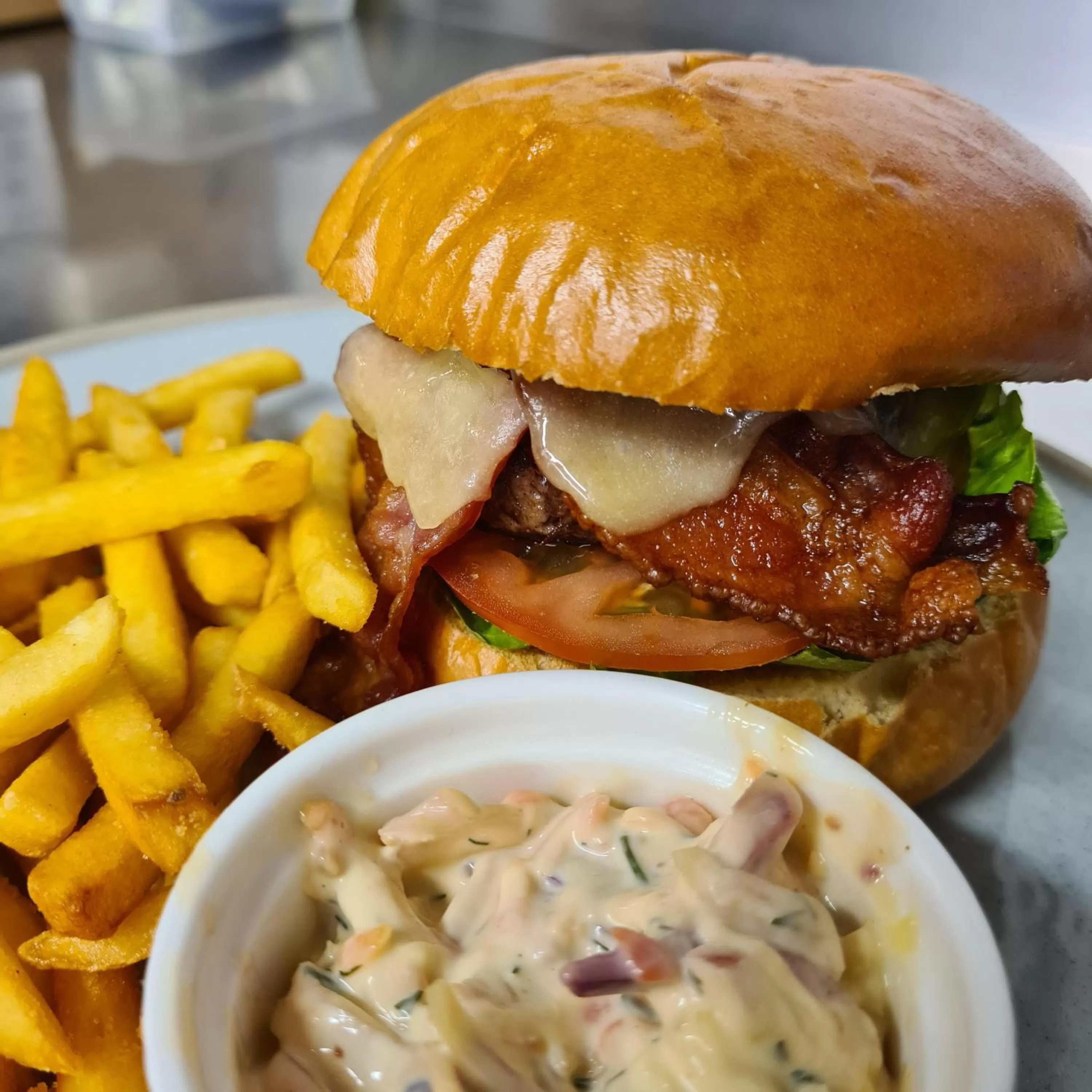 Restaurant/places to eat in The Highworth Hotel