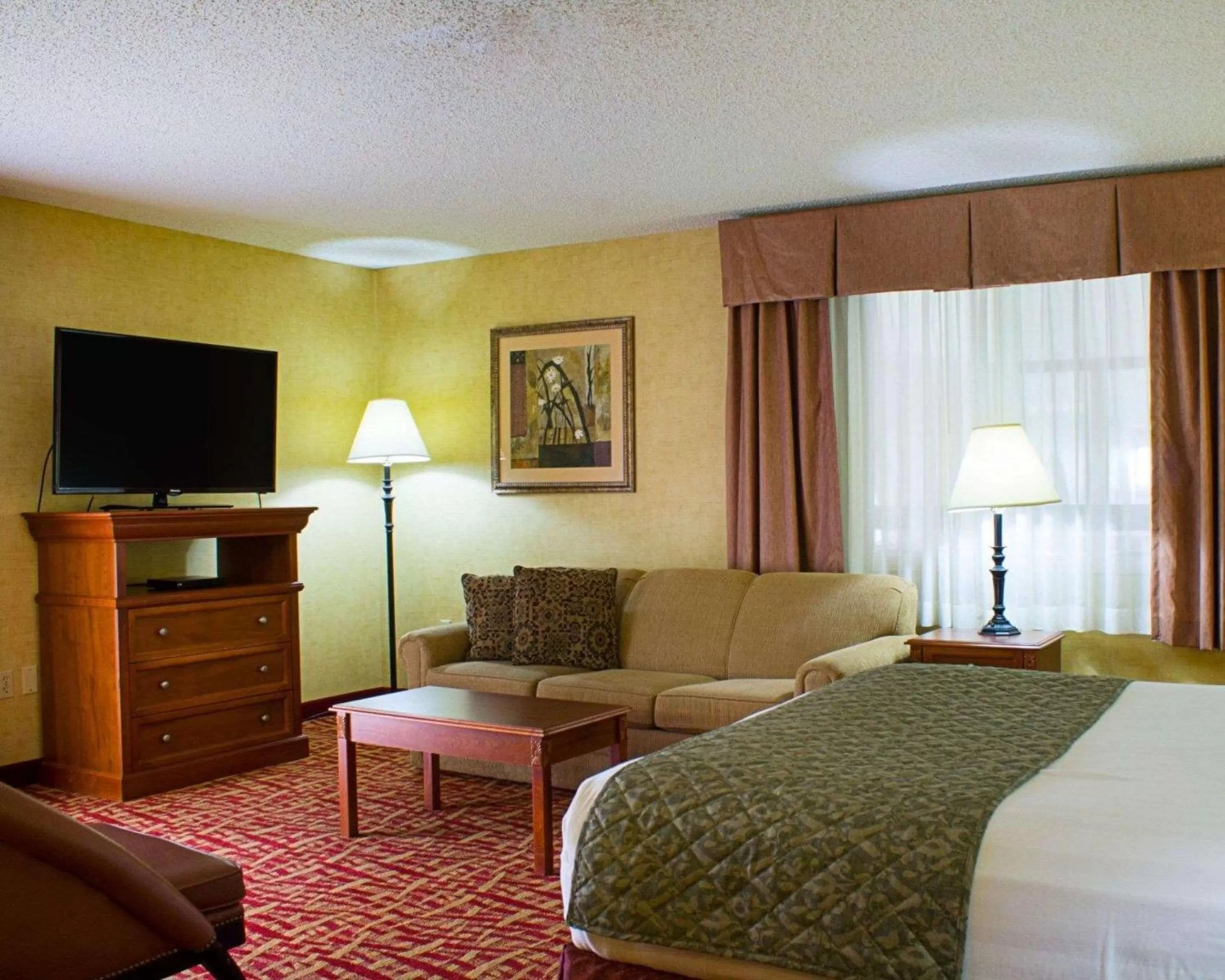 Photo of the whole room, Bed in Rodeway Inn Columbia Mall Loop
