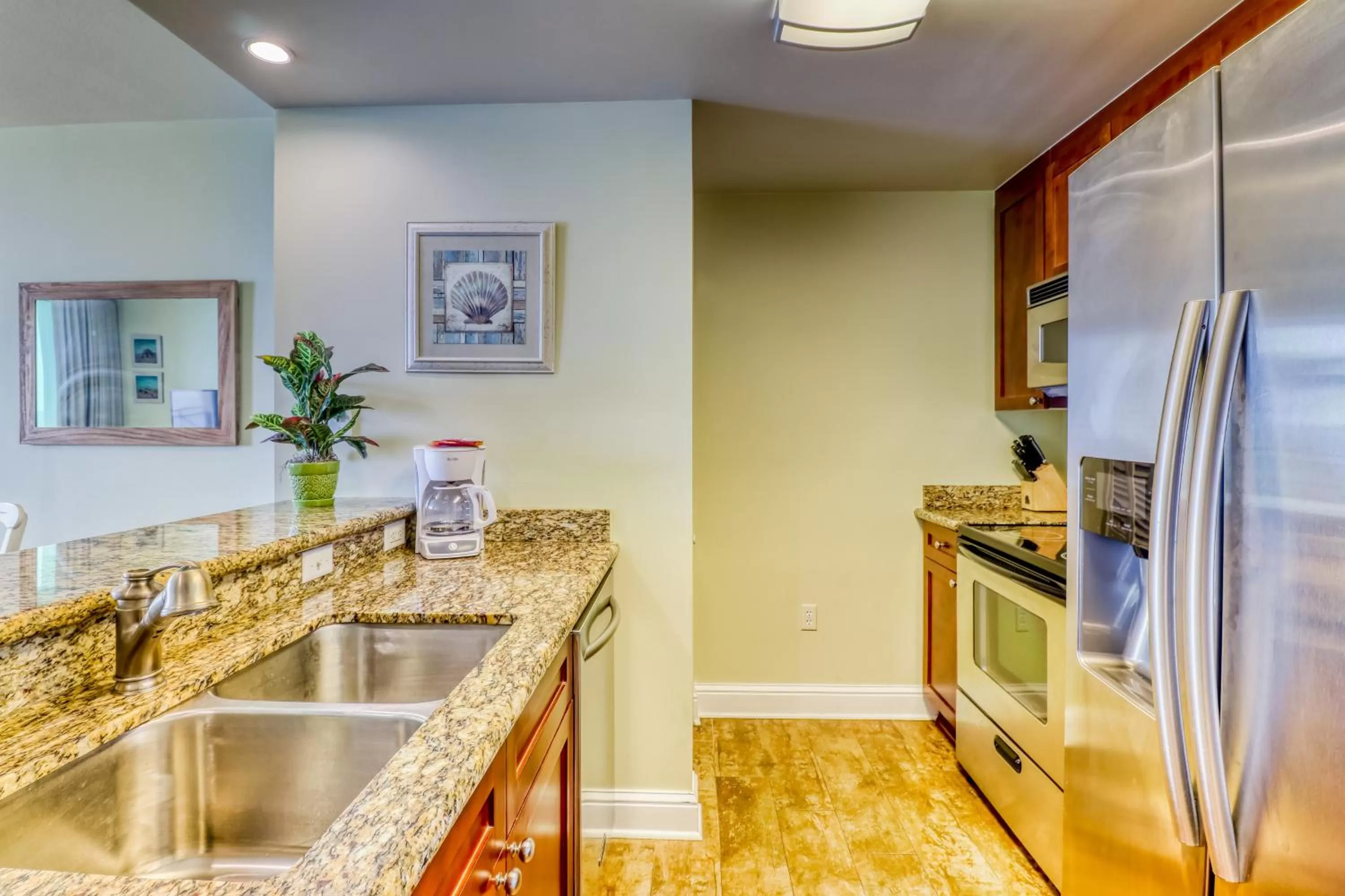 Apartment with Pool View  in Aqua 1604