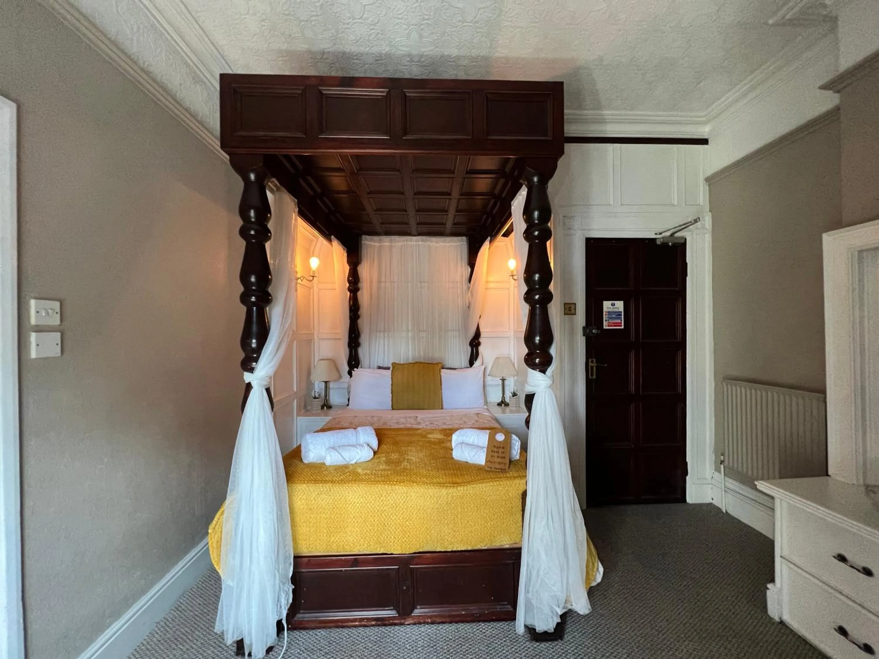 Bed in Georgian House Hotel