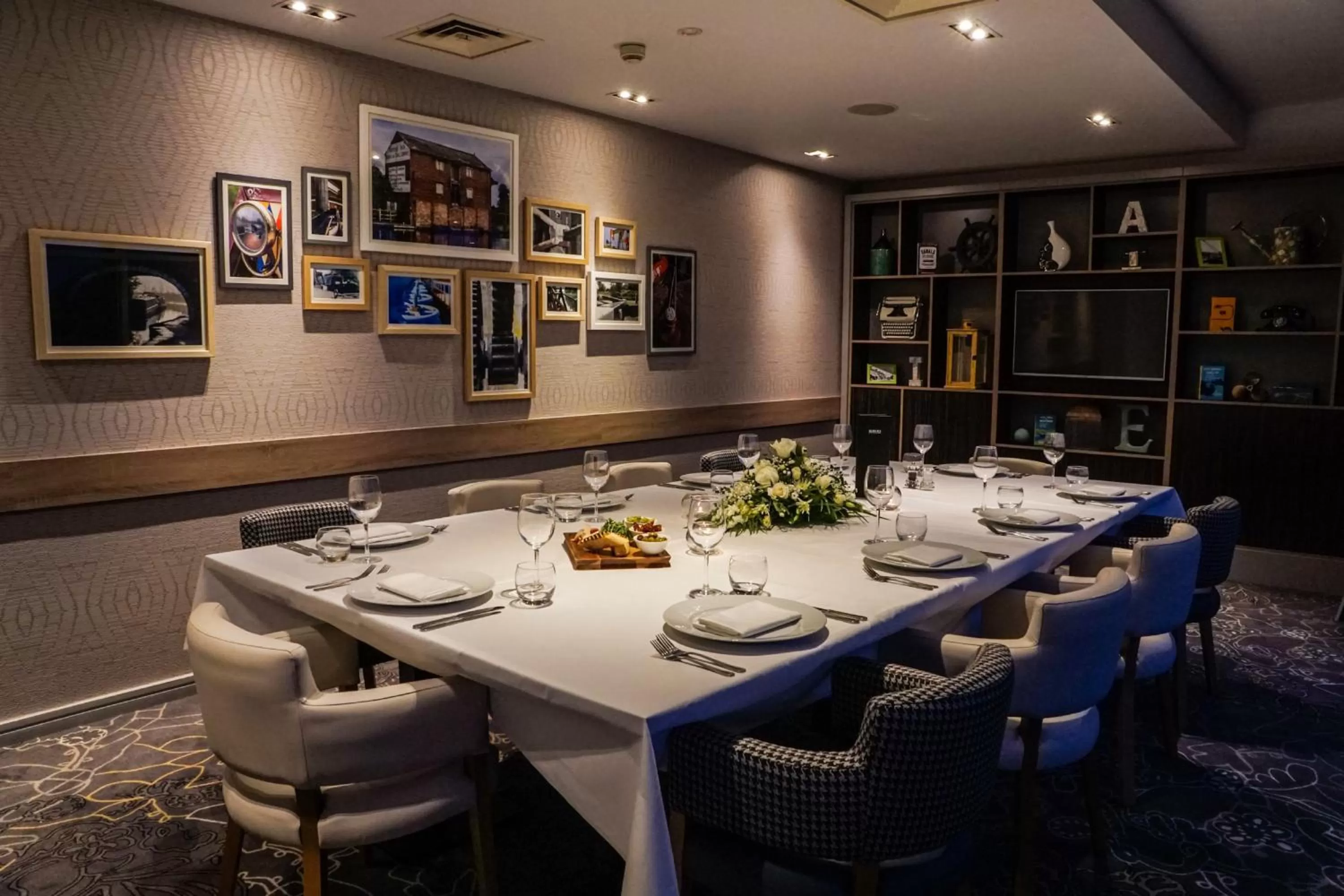 Restaurant/places to eat in Holiday Inn Ellesmere Port/Cheshire Oaks by IHG