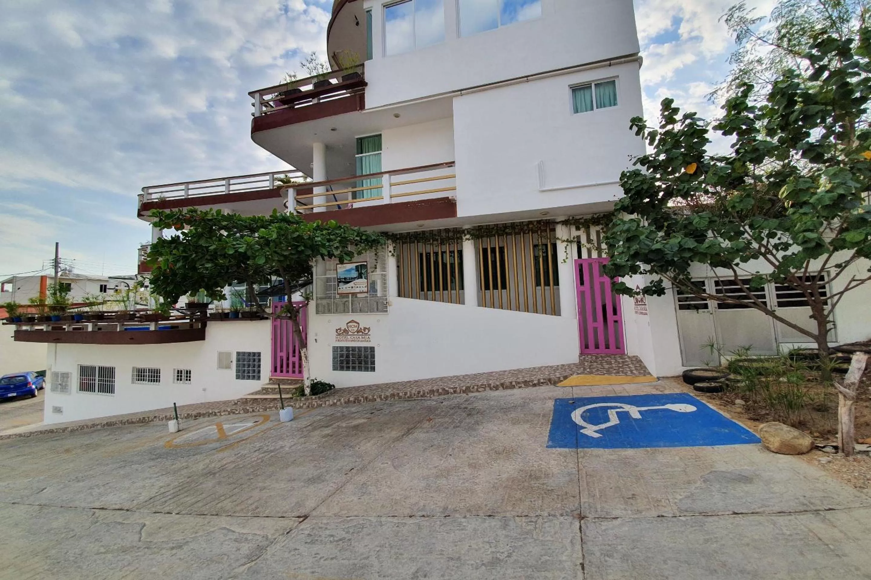 Facade/entrance in Casa Mia