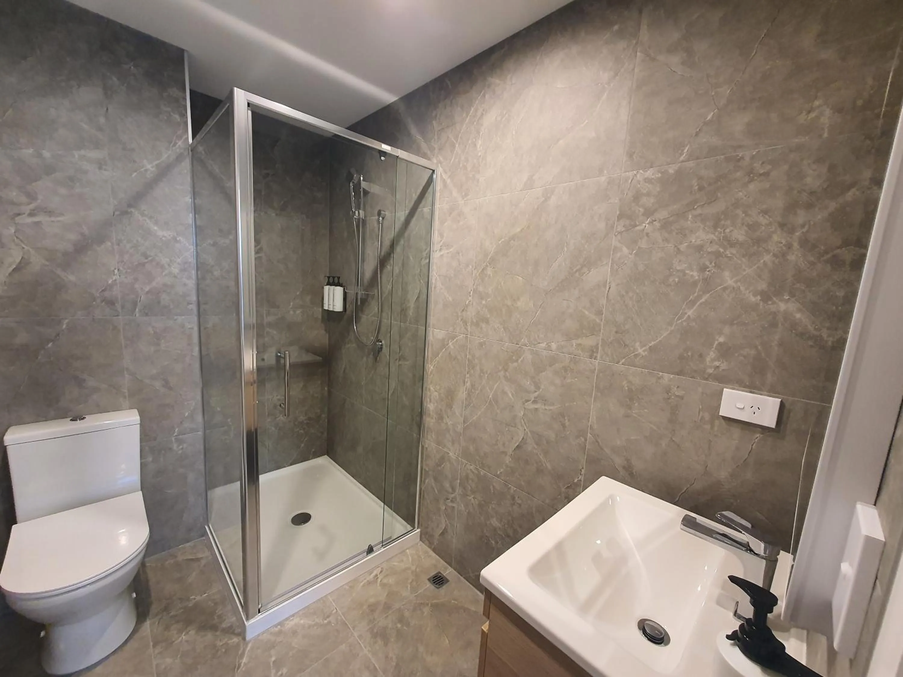 Shower in La Quinta by Wyndham Ellerslie Auckland