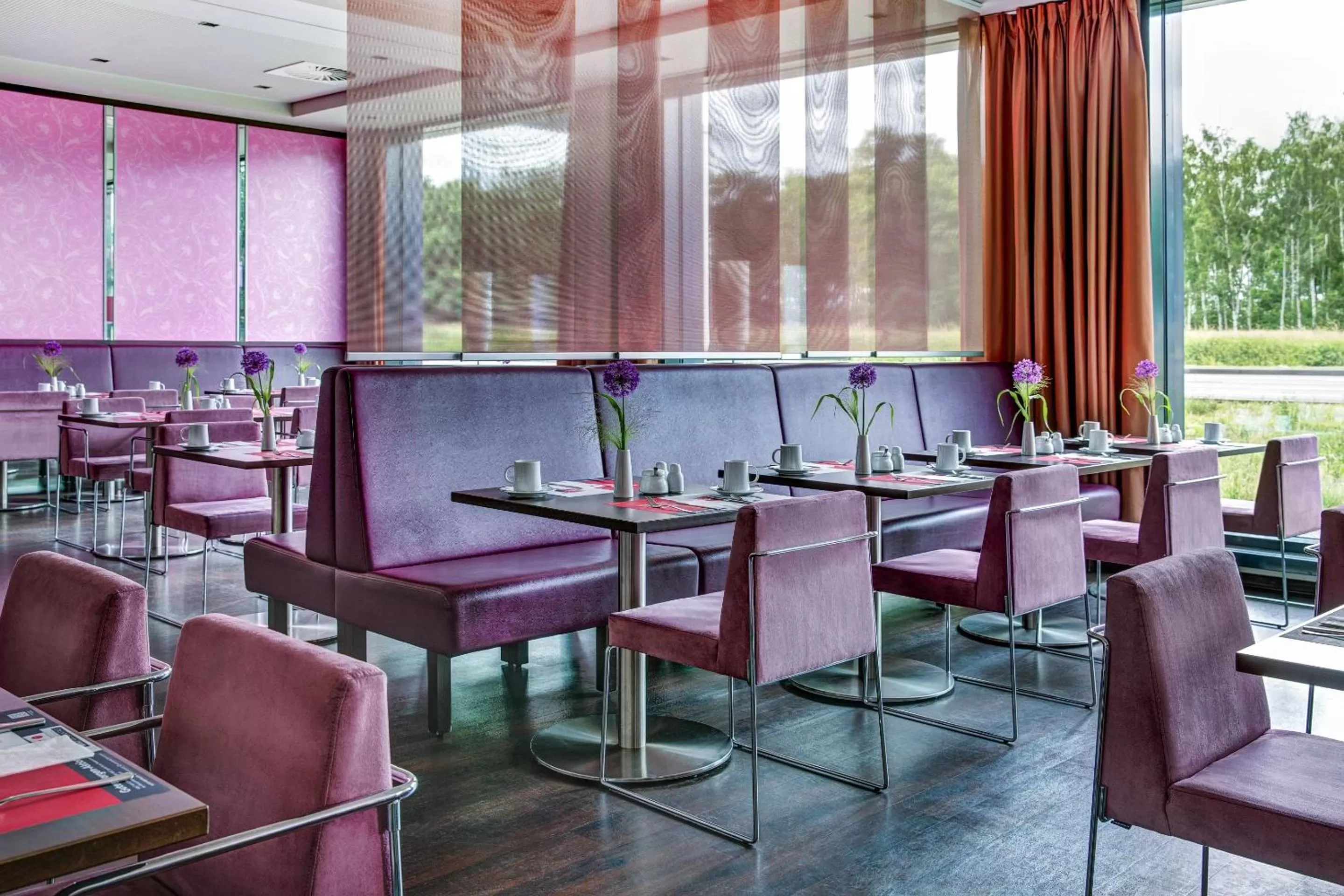 Restaurant/places to eat in IntercityHotel Berlin Airport Area North