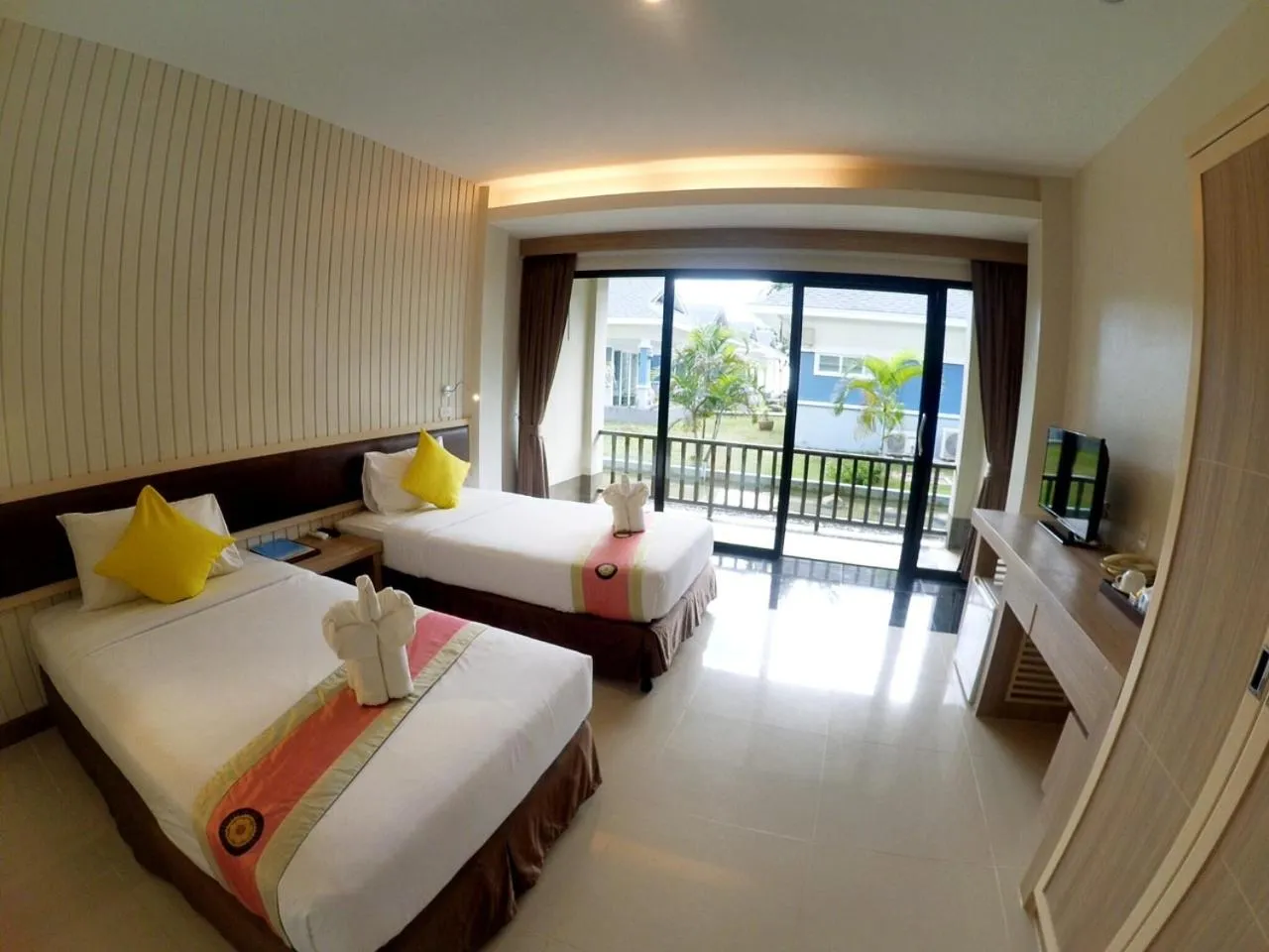 Photo of the whole room, Bed in Chaolao Tosang Beach Hotel