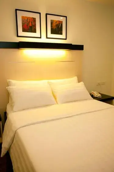 Superior Double Room in Sugbutel Family Hotel Cebu powered by Cocotel Superior Double Room in Sugbutel Family Hotel Cebu powered by Cocotel