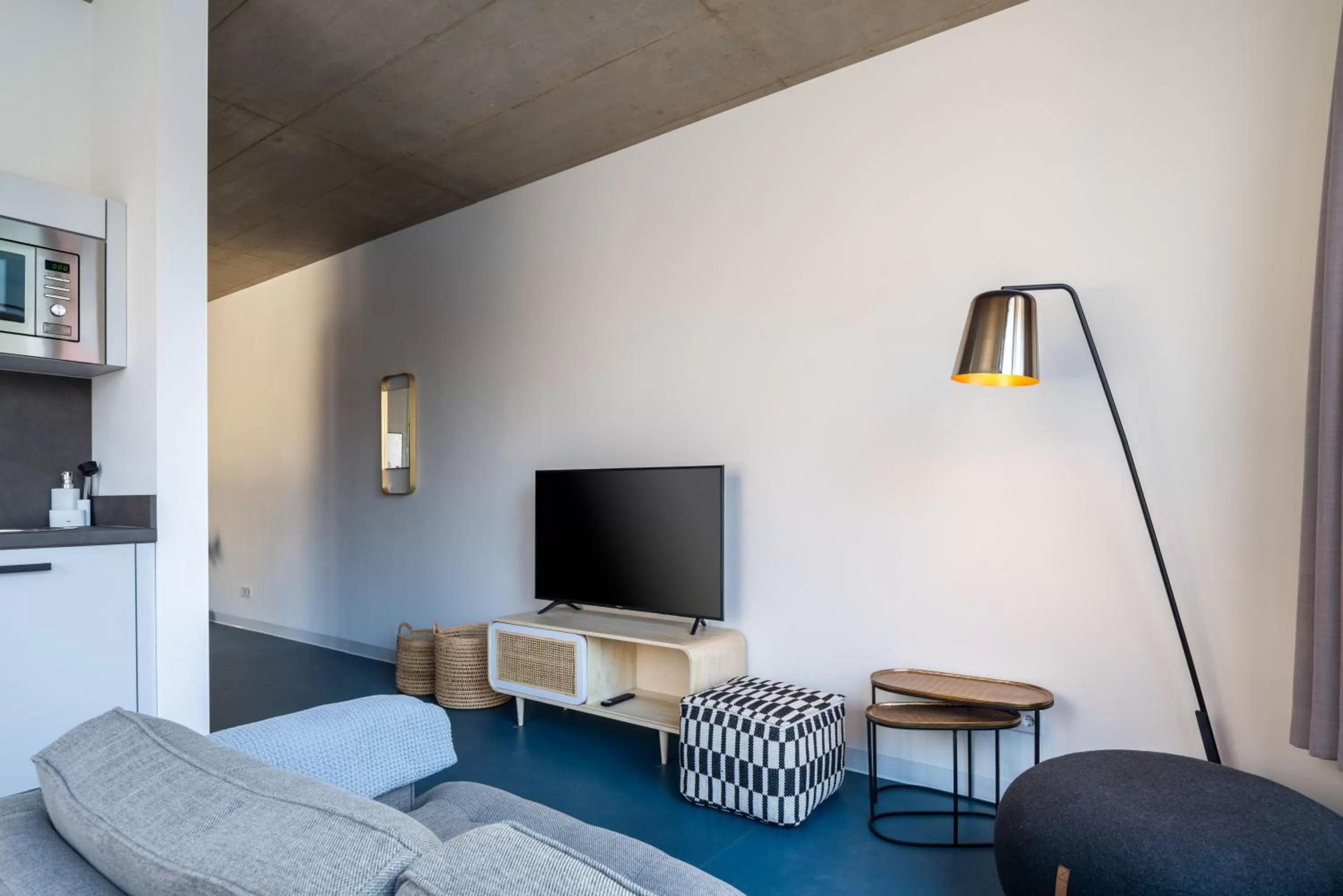 TV and multimedia in Limehome Erfurt Maximilian Welsch Str