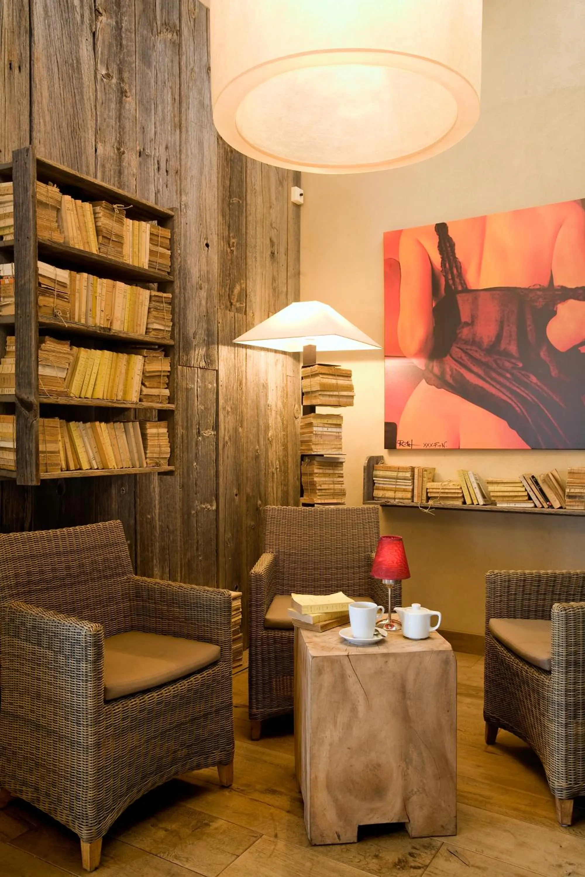 Lounge or bar in ibis Styles Cholet