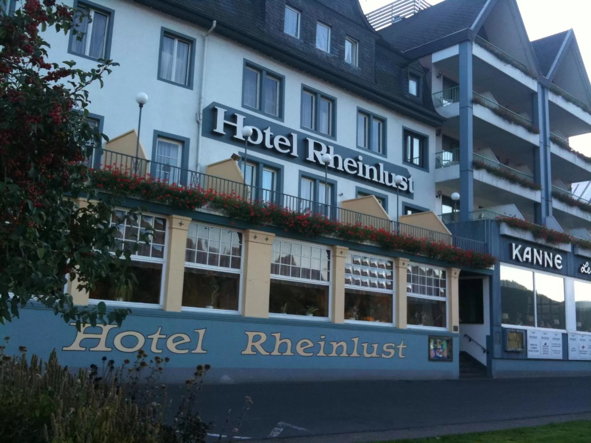 Facade/entrance in Hotel Rheinlust