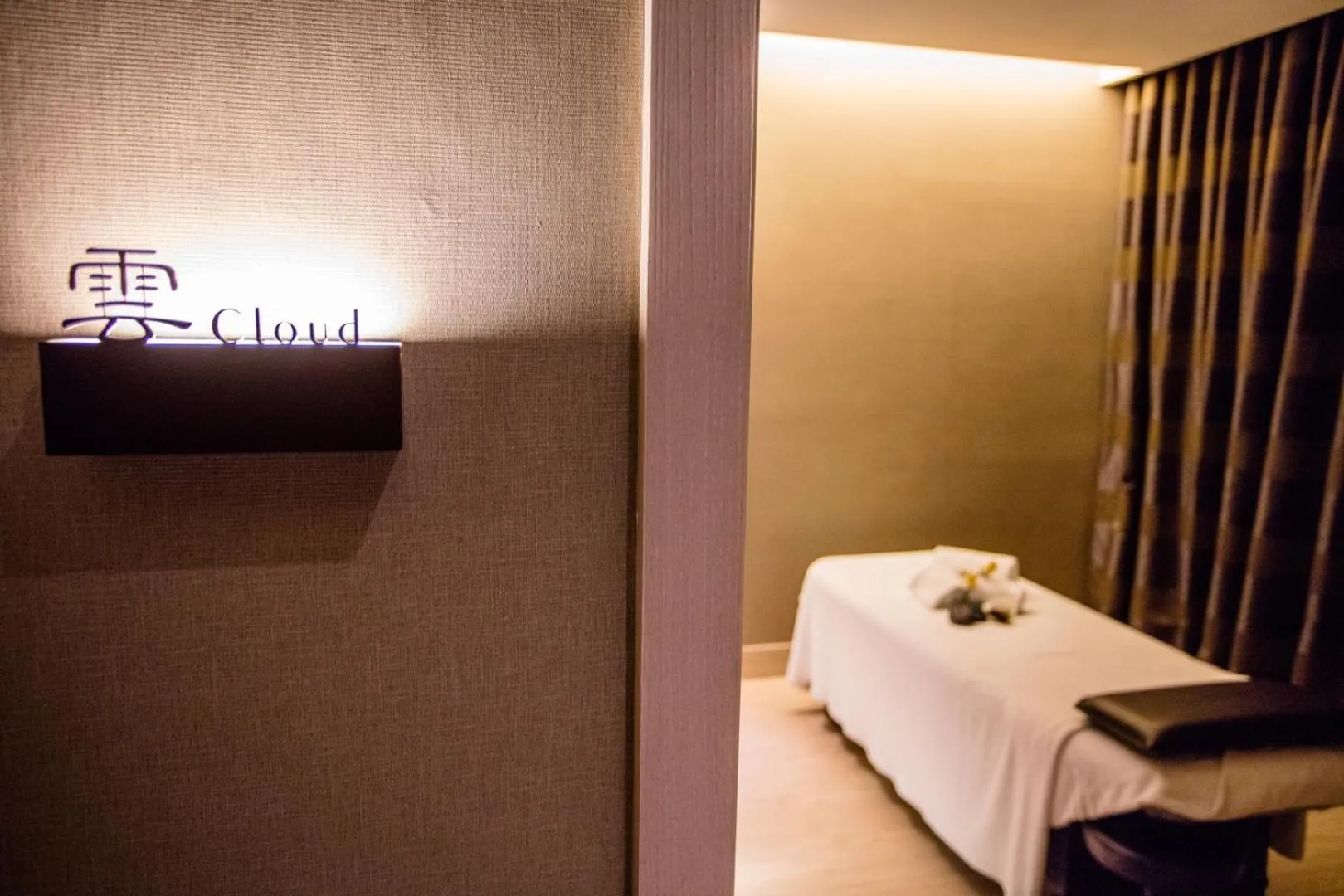 Massage in Fullon Hotel Taoyuan Airport Access MRT A8