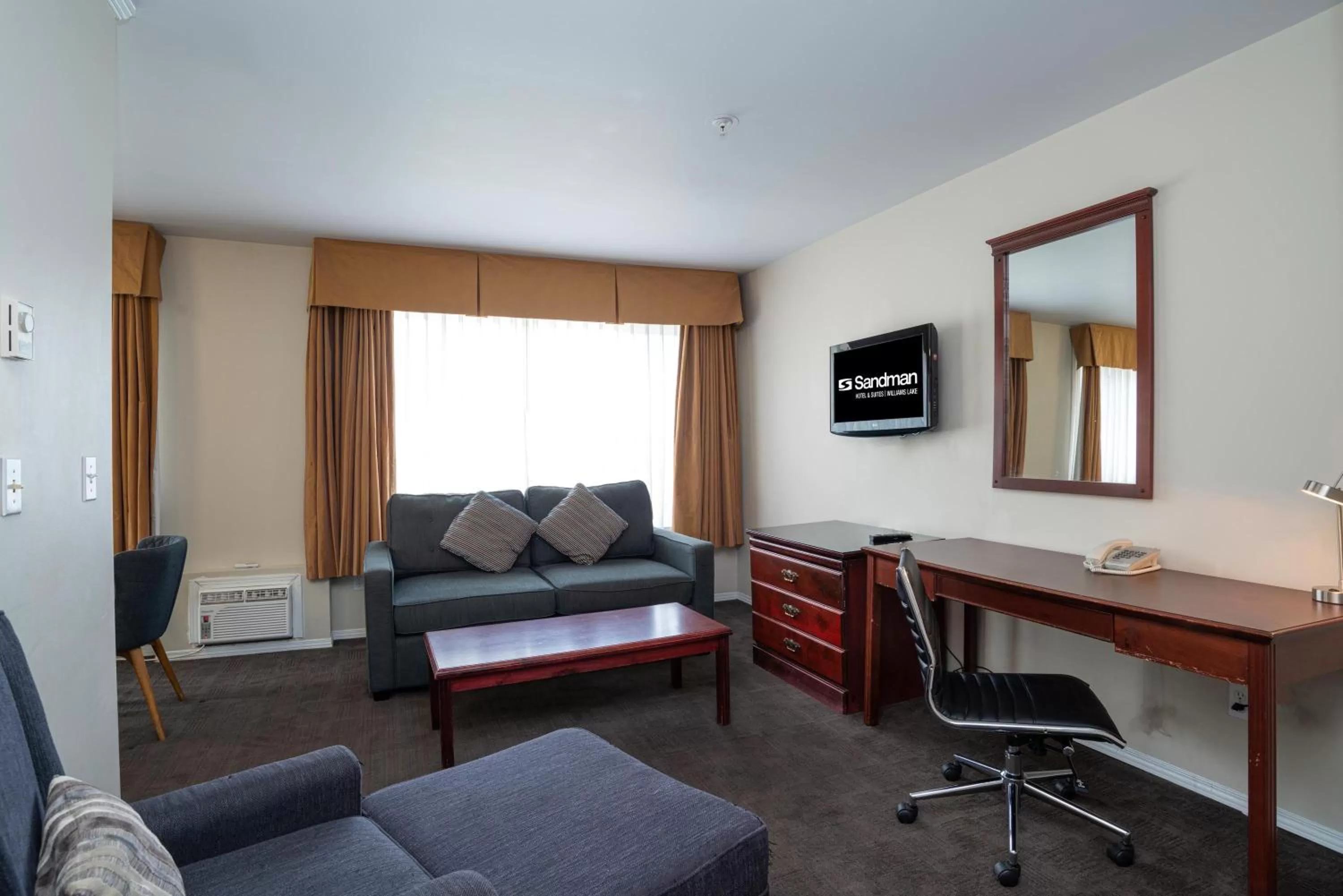 Photo of the whole room in Sandman Hotel & Suites Williams Lake