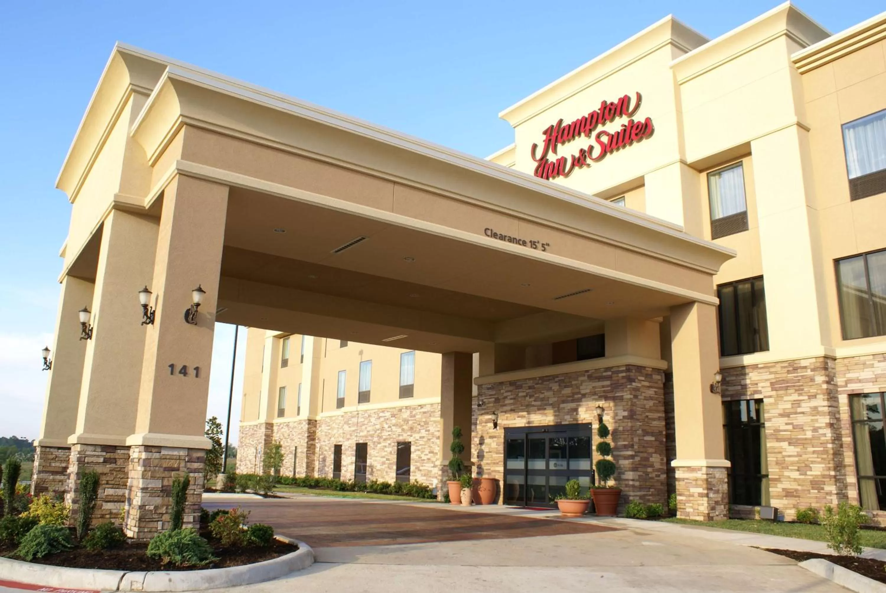 Property building in Hampton Inn & Suites Center