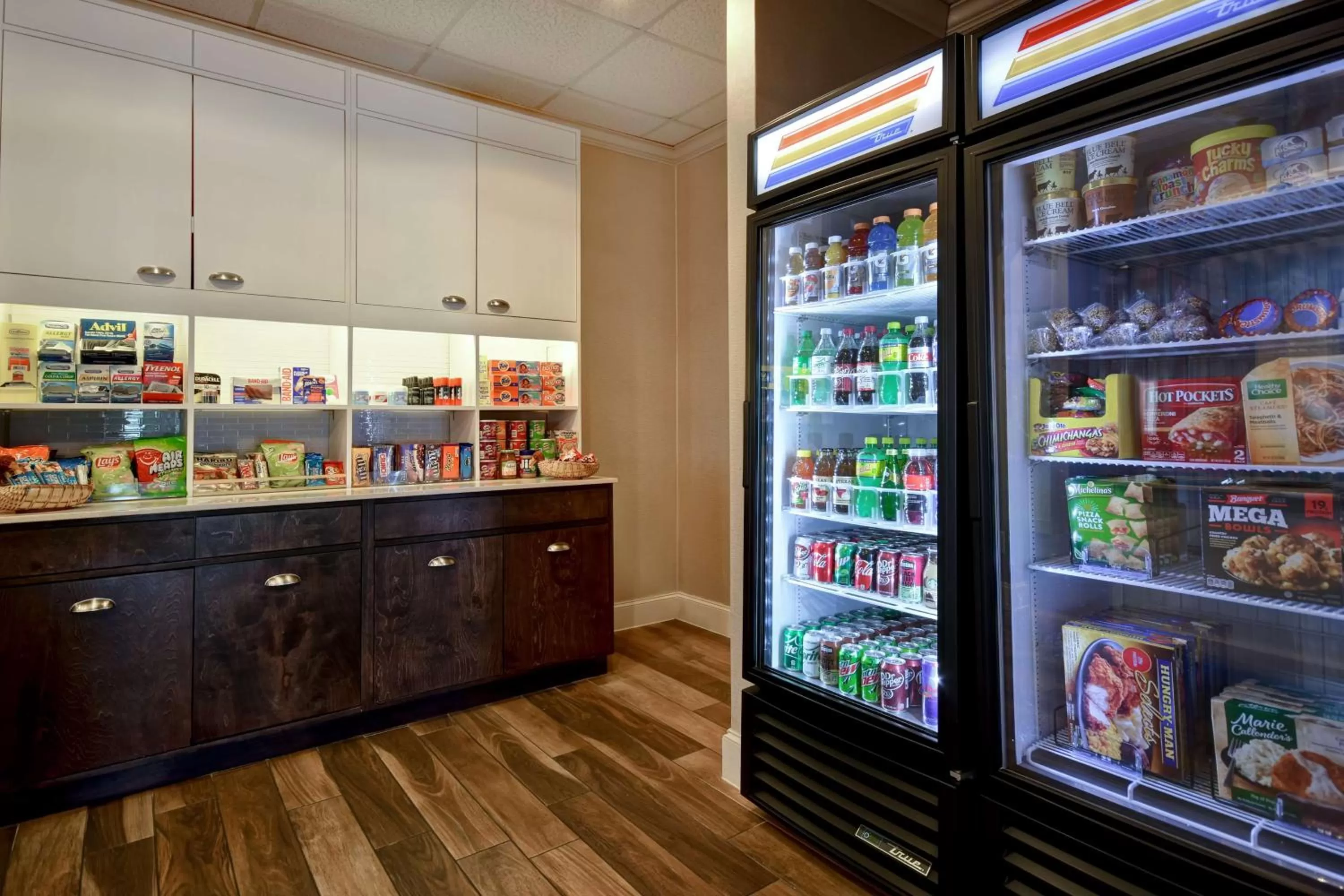 Dining area in Homewood Suites By Hilton HOU Intercontinental Airport