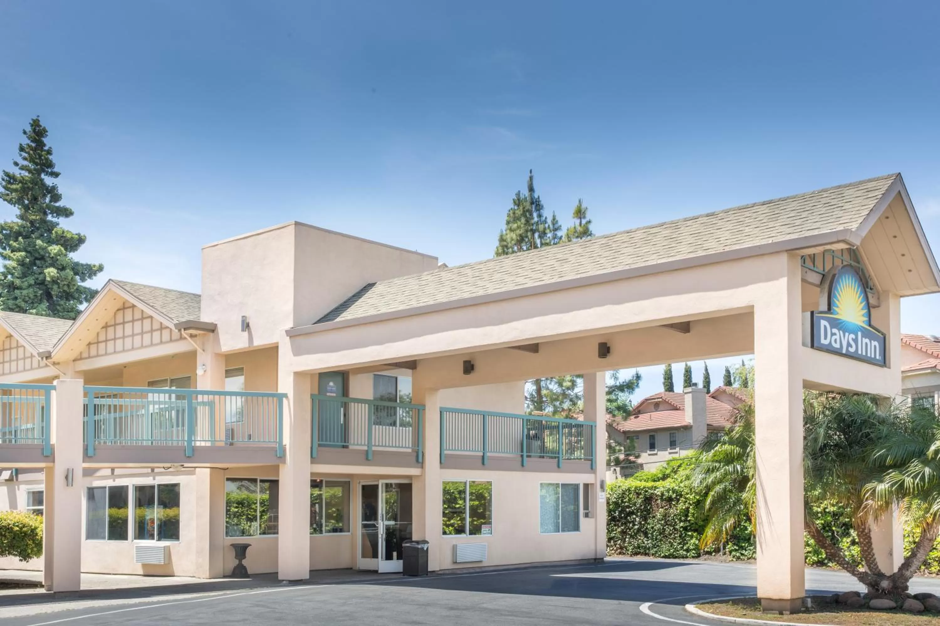 Property building in Days Inn by Wyndham Redwood City