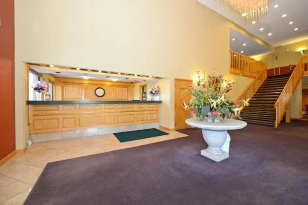 Lobby or reception, Lobby/Reception in Days Inn & Suites by Wyndham Kalamazoo