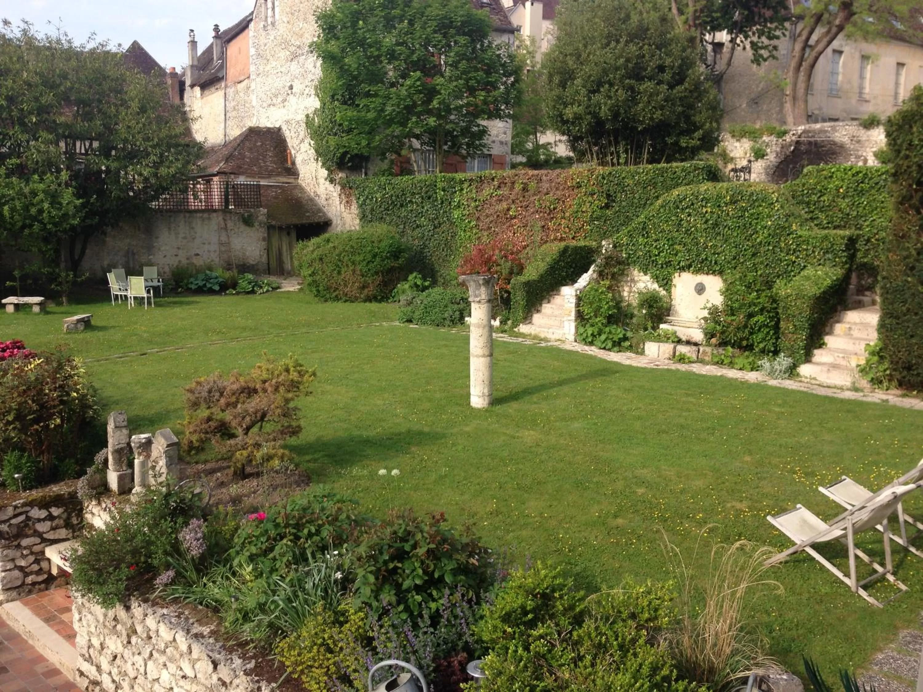 Garden view in Demeure des Vieux Bains