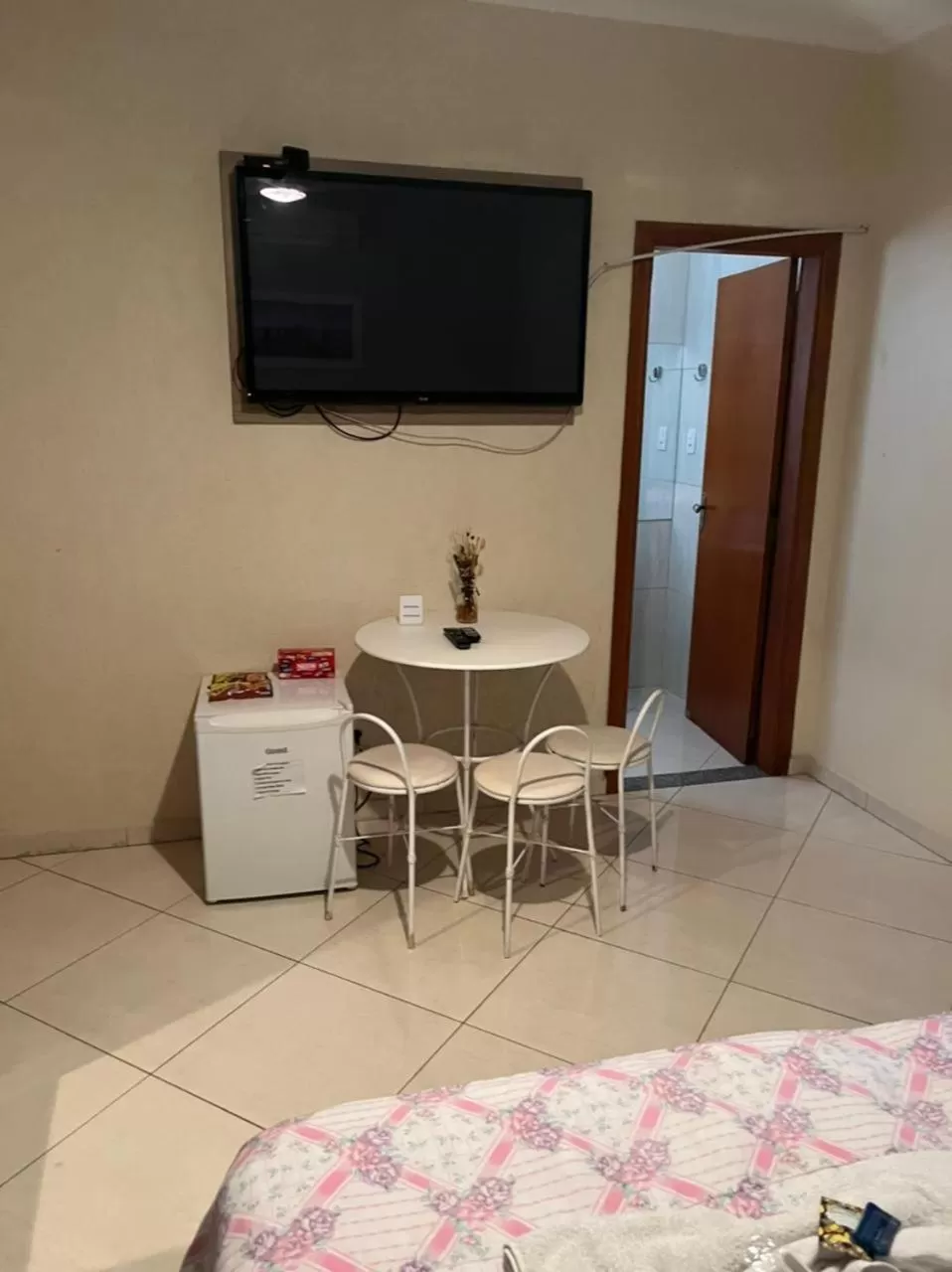 TV/Entertainment Center in Hotel Vitória