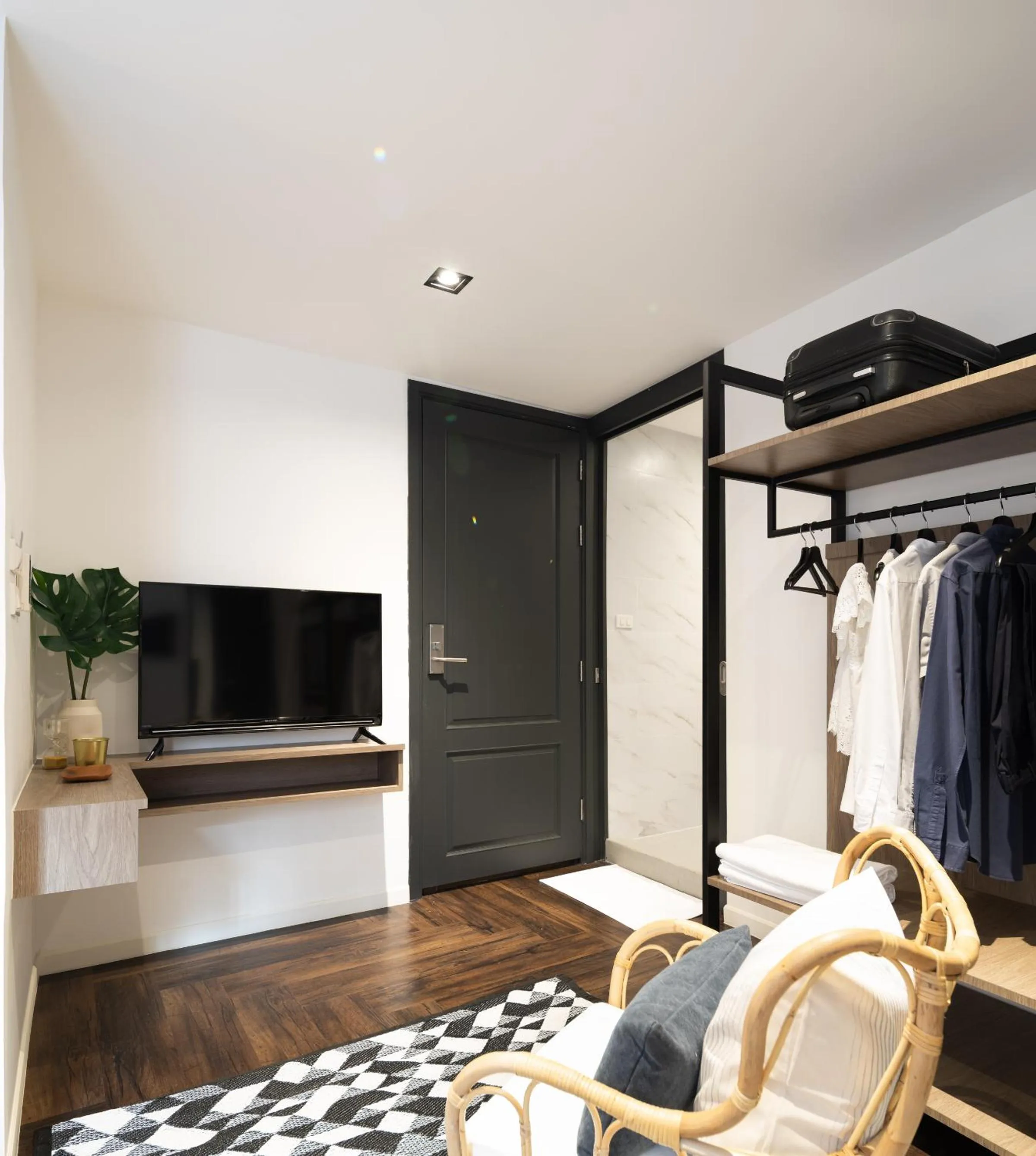 TV and multimedia in Warm Window Silom