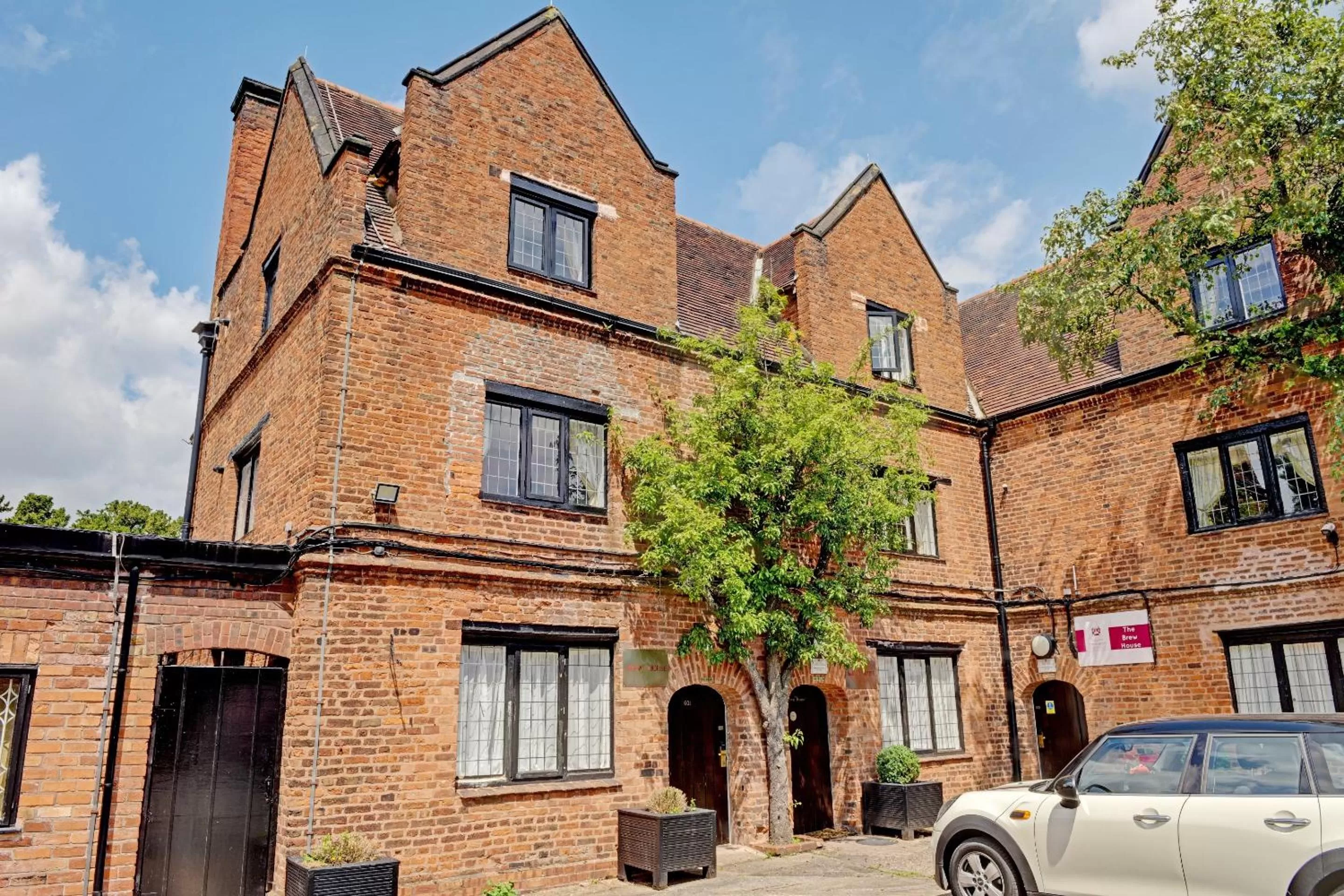 Property Building in OYO Dovecote Hotel