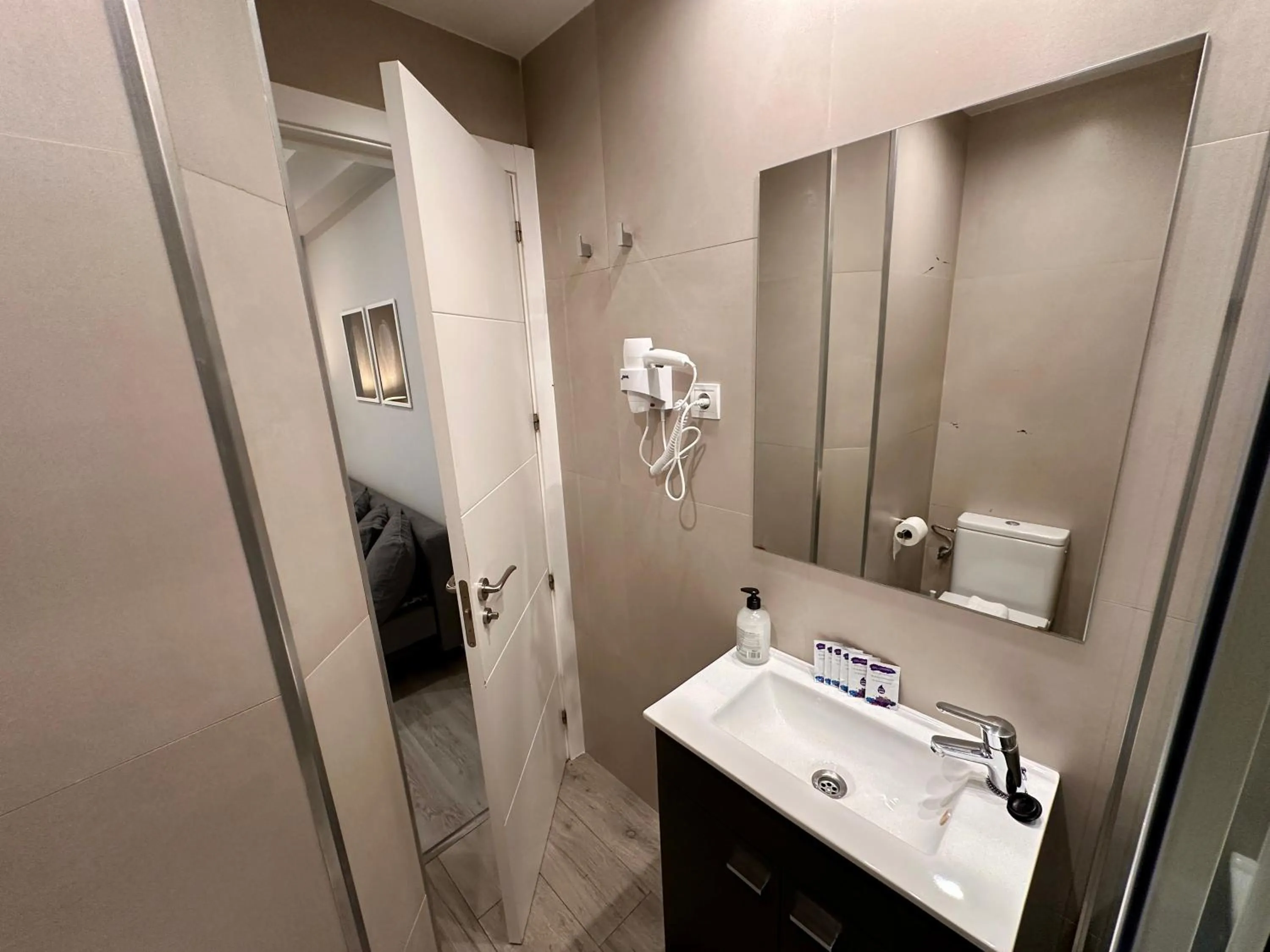 Bathroom in Far Home Gran Vía