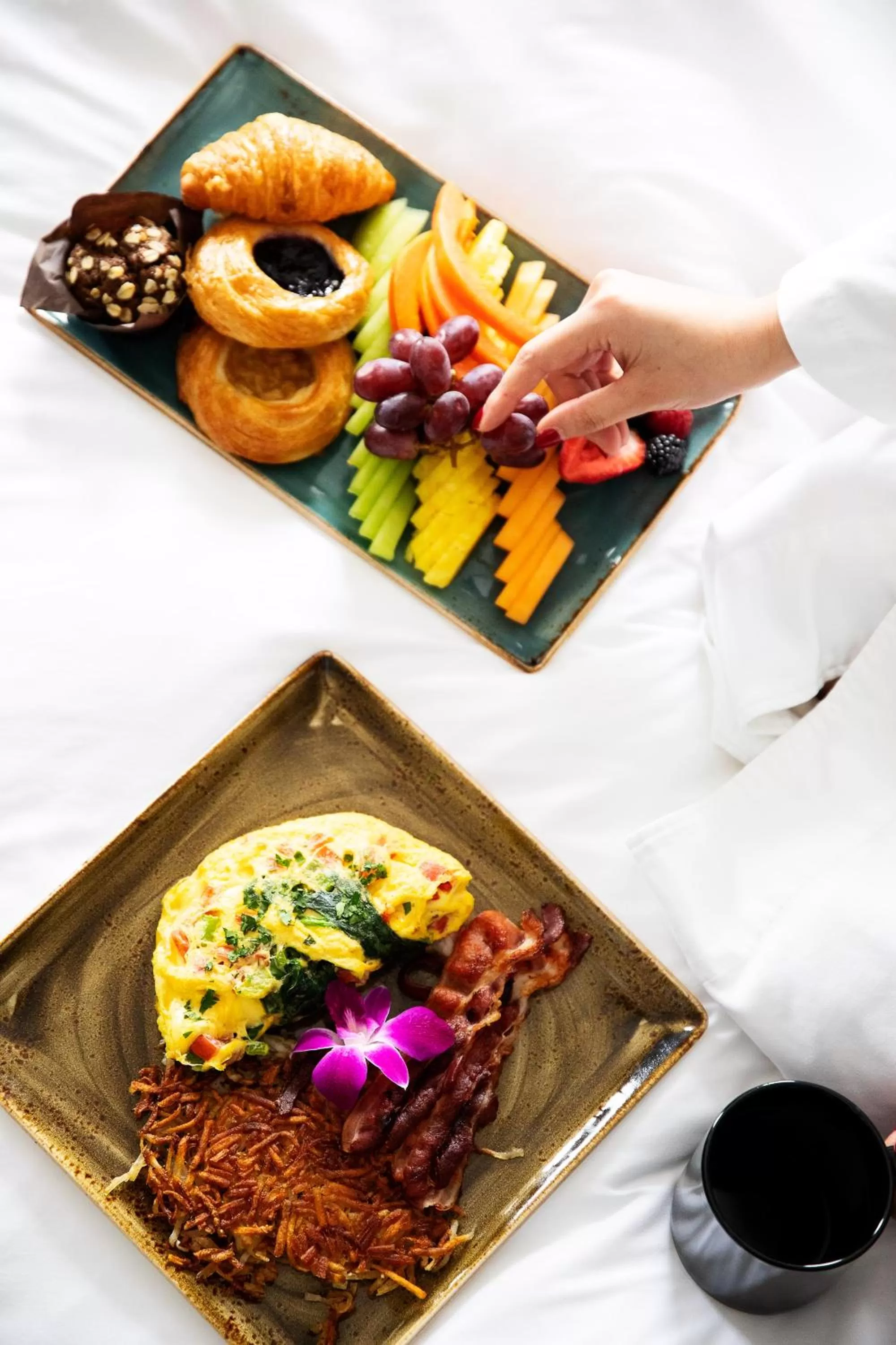 Restaurant/places to eat in Omni Los Angeles Hotel