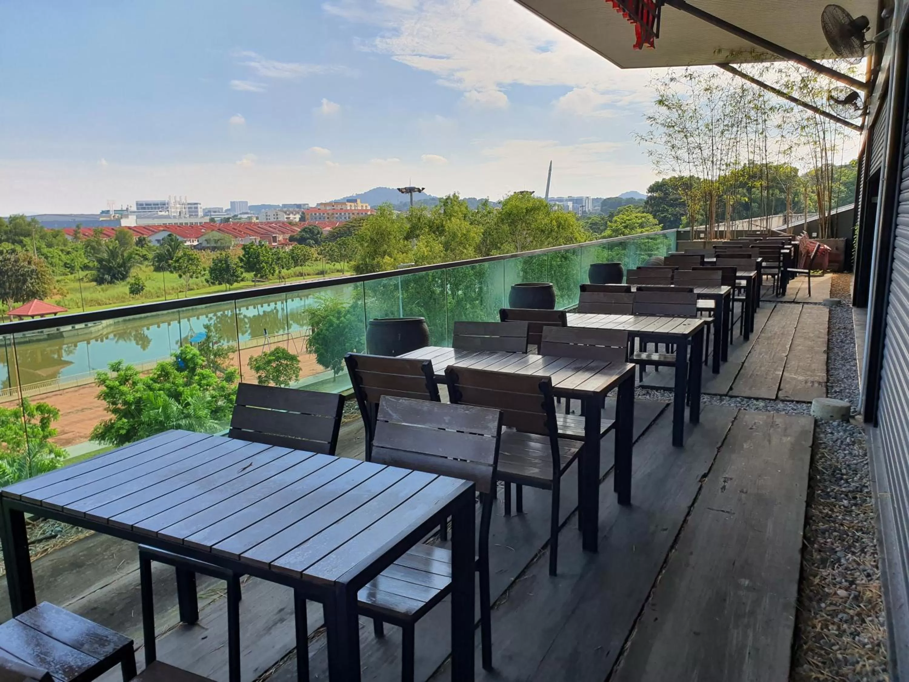 Restaurant/places to eat in Riverfront Boutique Hotel