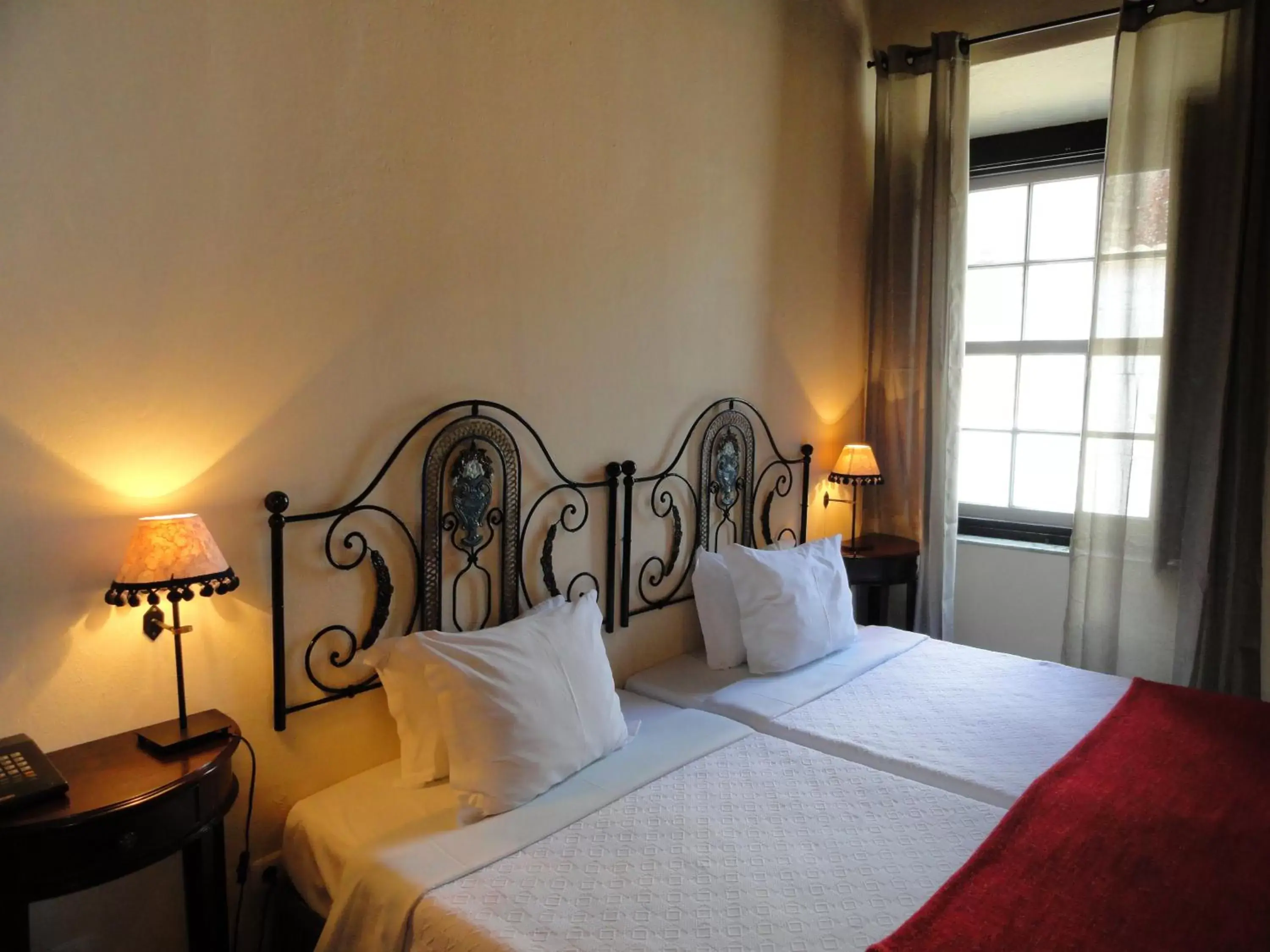 Double or Twin Room in The Literary Man Obidos Hotel Double or Twin Room in The Literary Man Obidos Hotel