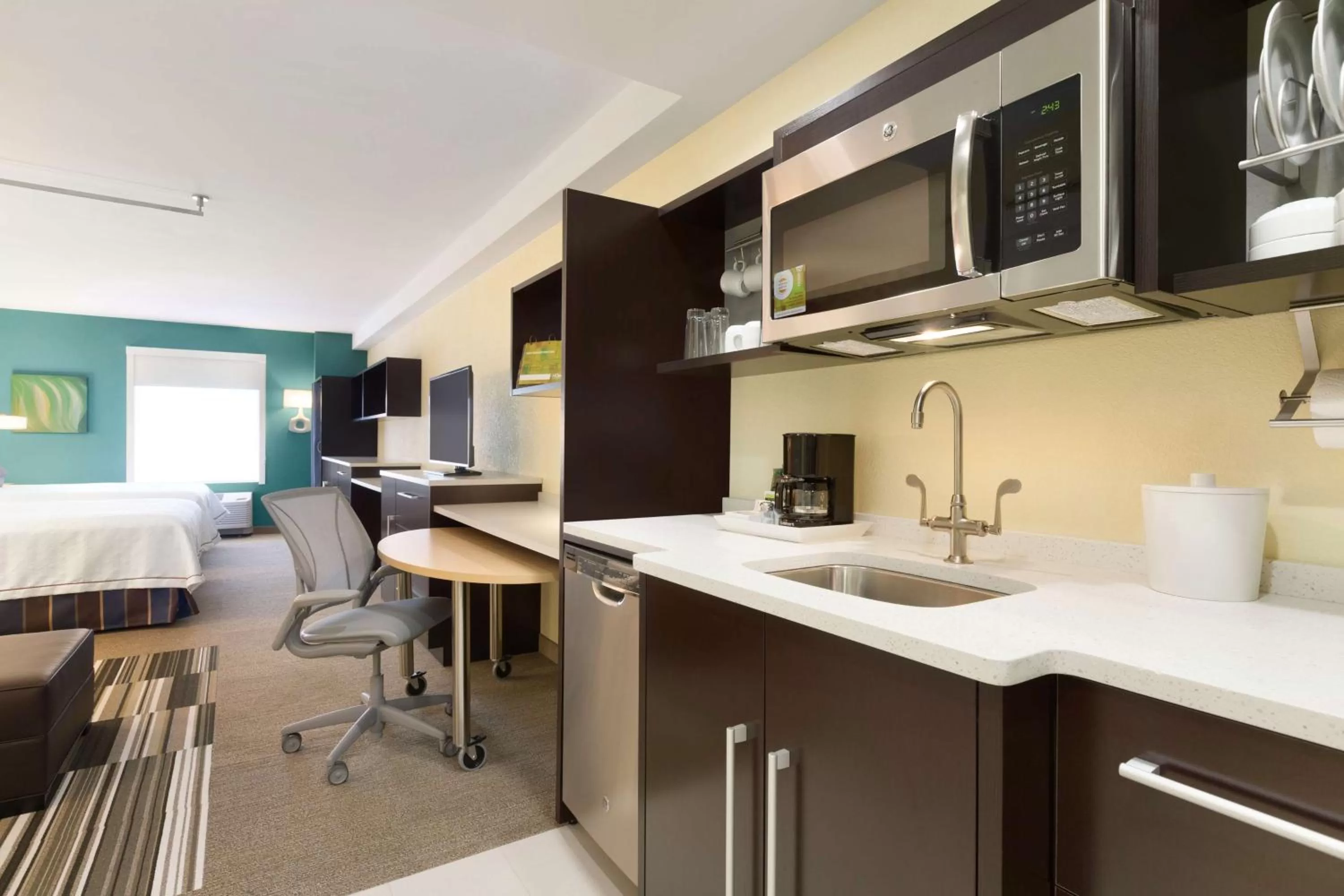 Kitchen or kitchenette in Home2 Suites By Hilton El Paso Airport